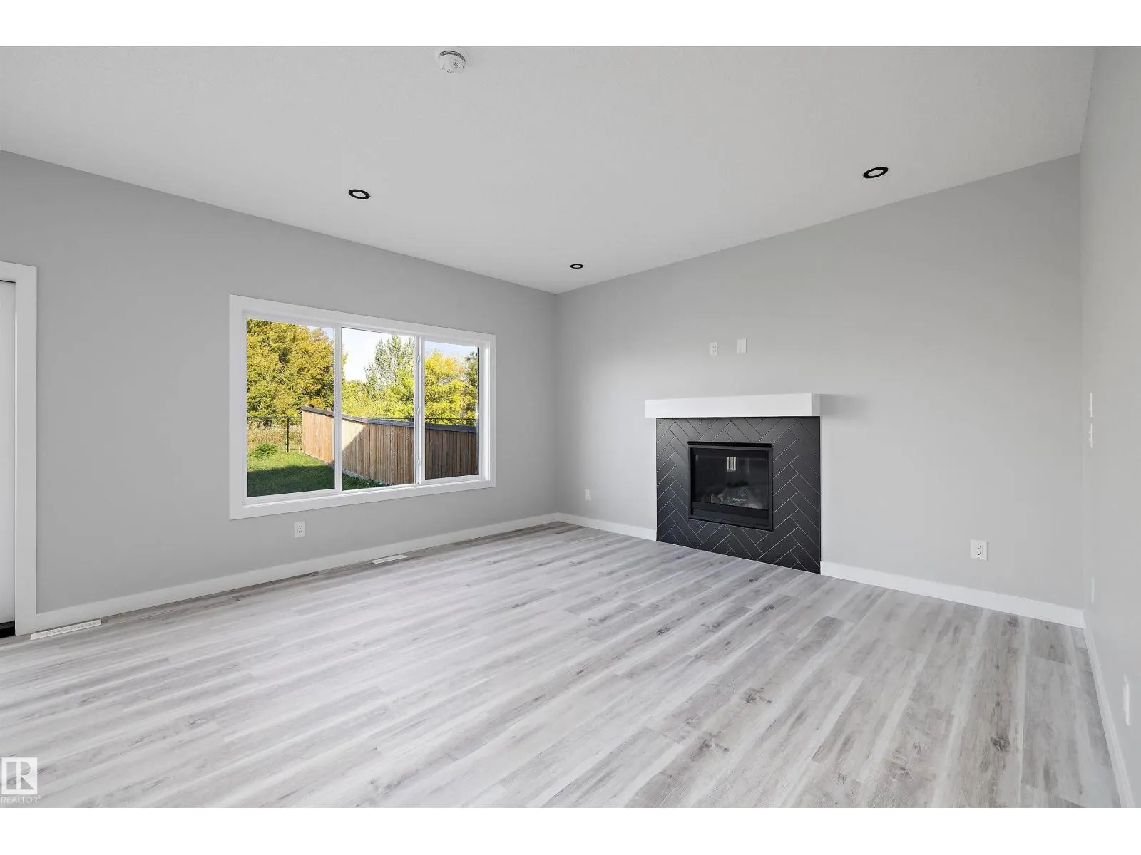 36 MAPLE CR