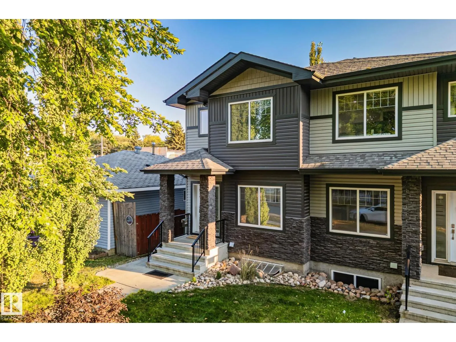 8307 81 AV NW