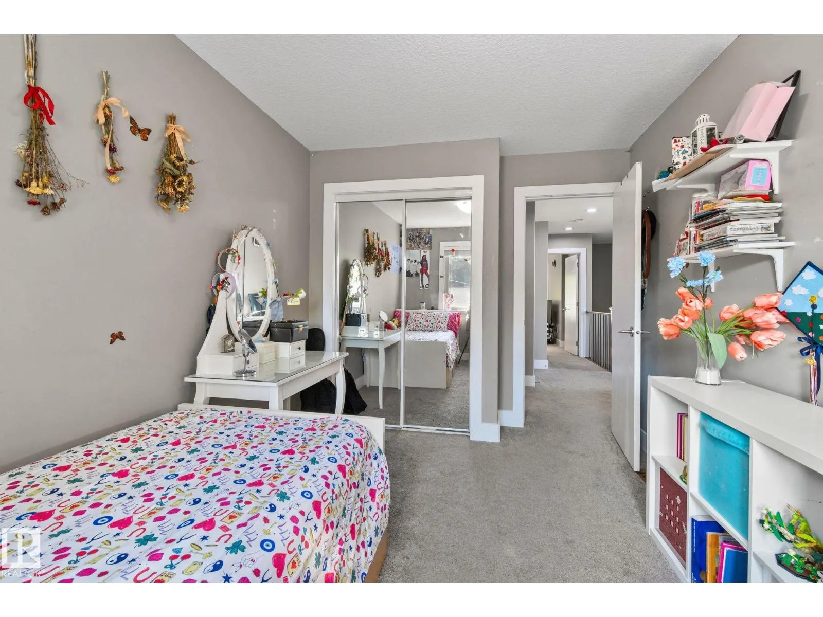 8307 81 AV NW