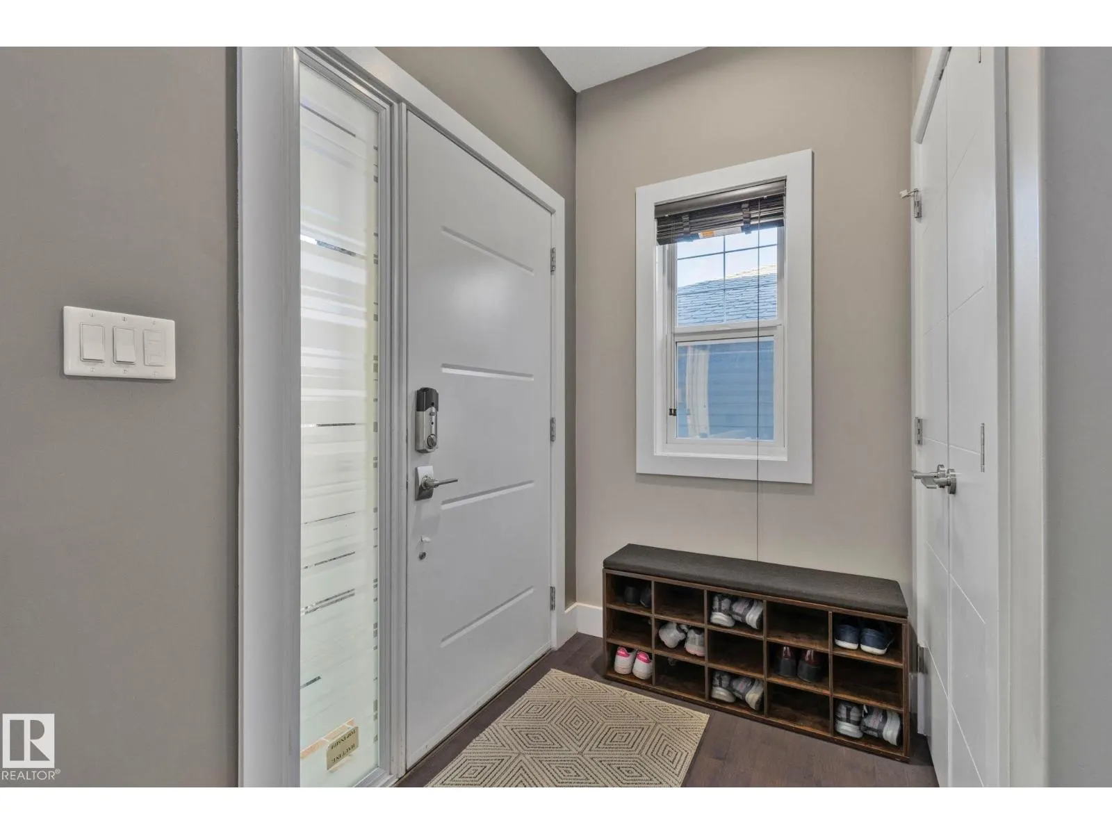 8307 81 AV NW
