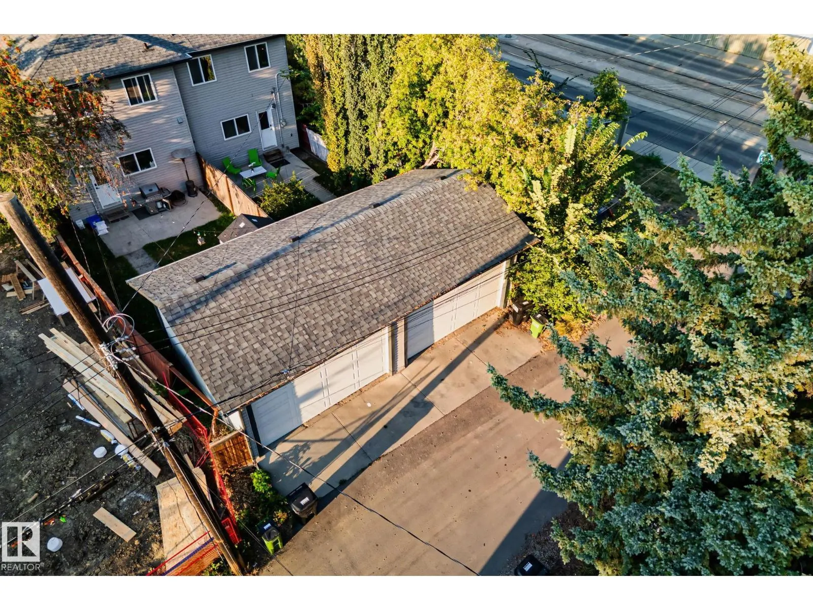 8307 81 AV NW