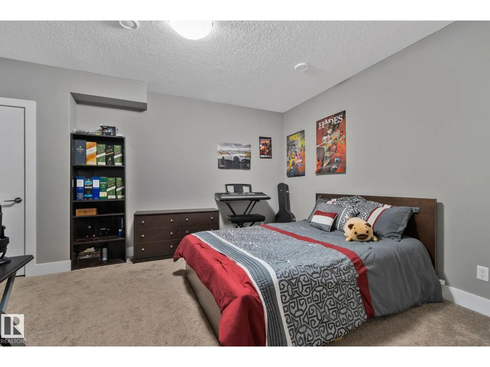8307 81 AV NW