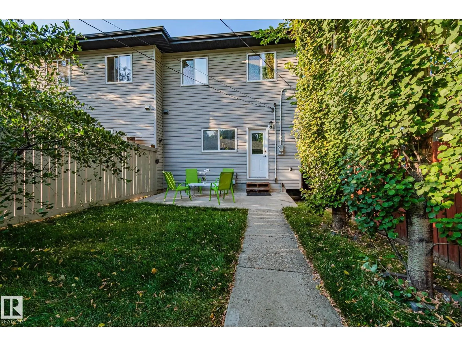 8307 81 AV NW
