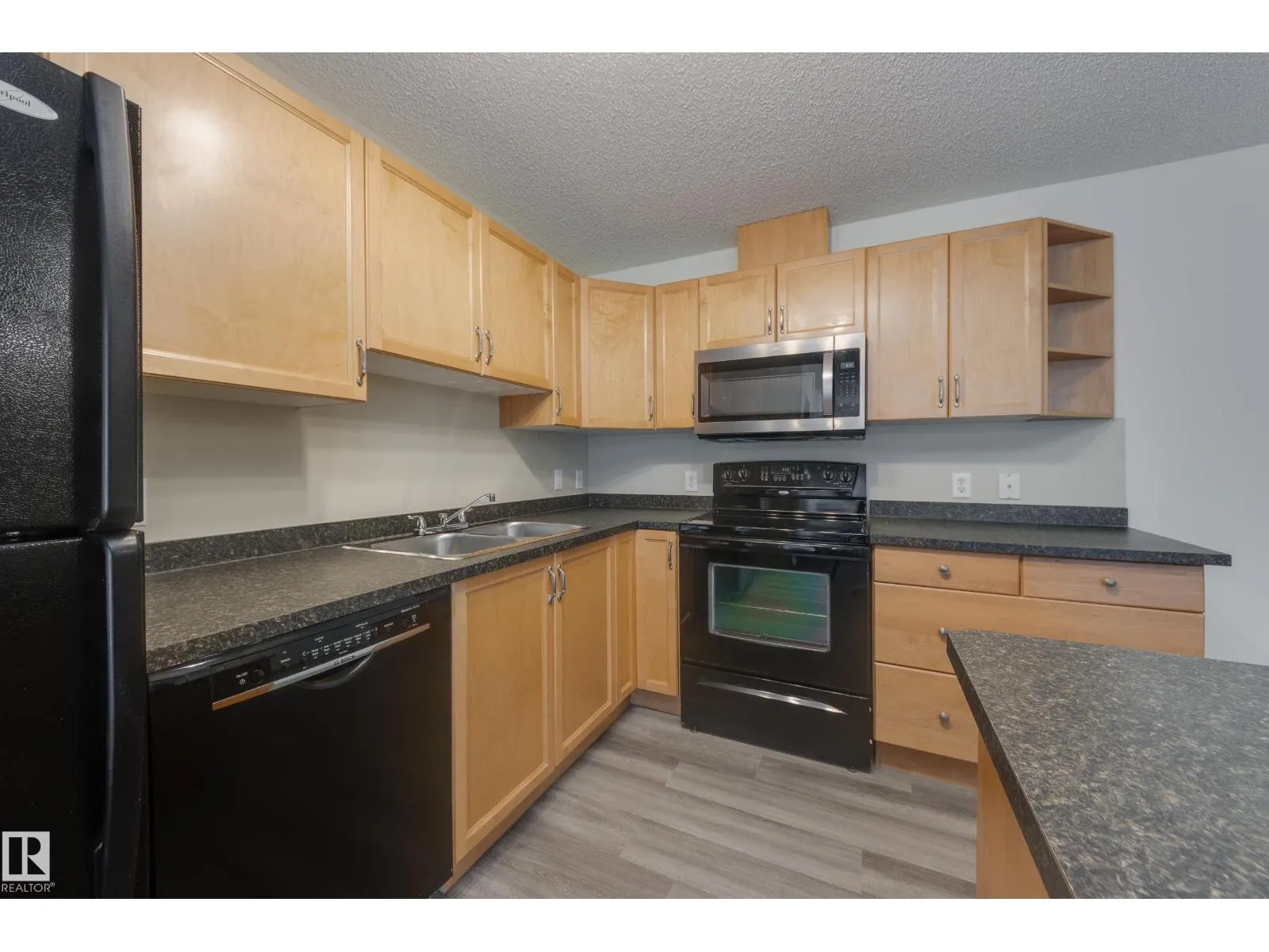 #209 17407 99 AV NW