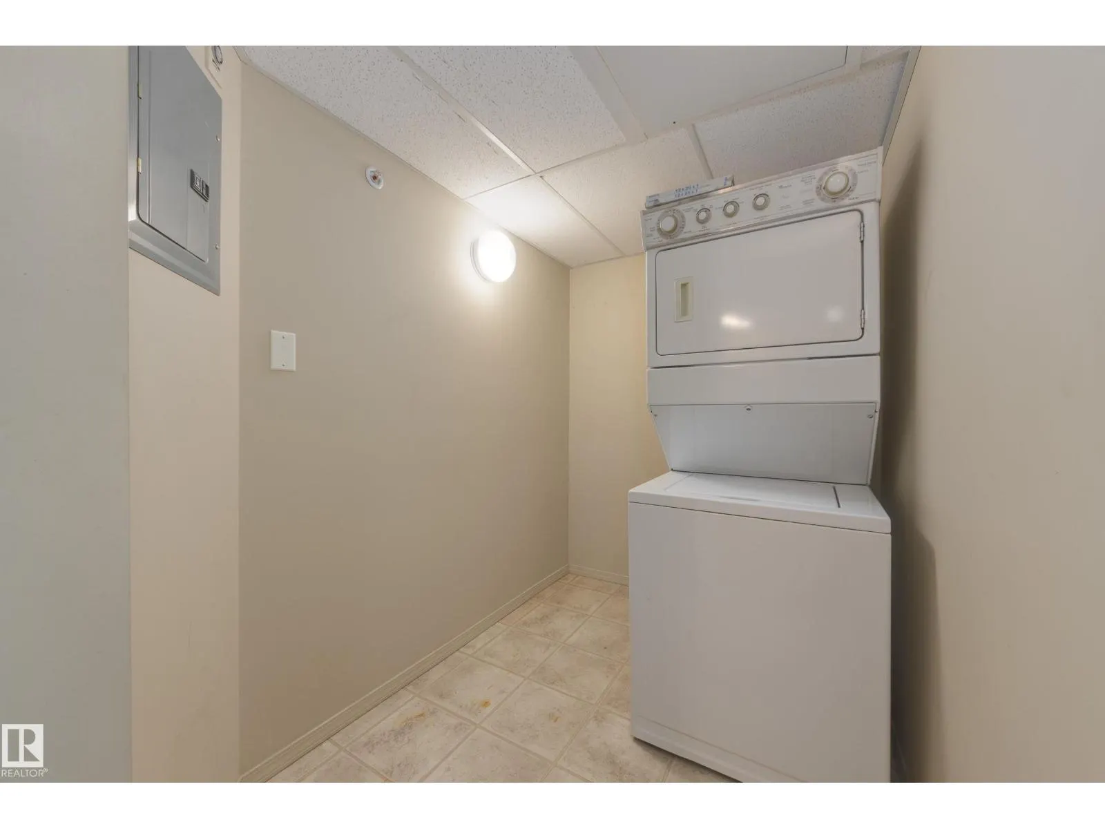 #209 17407 99 AV NW