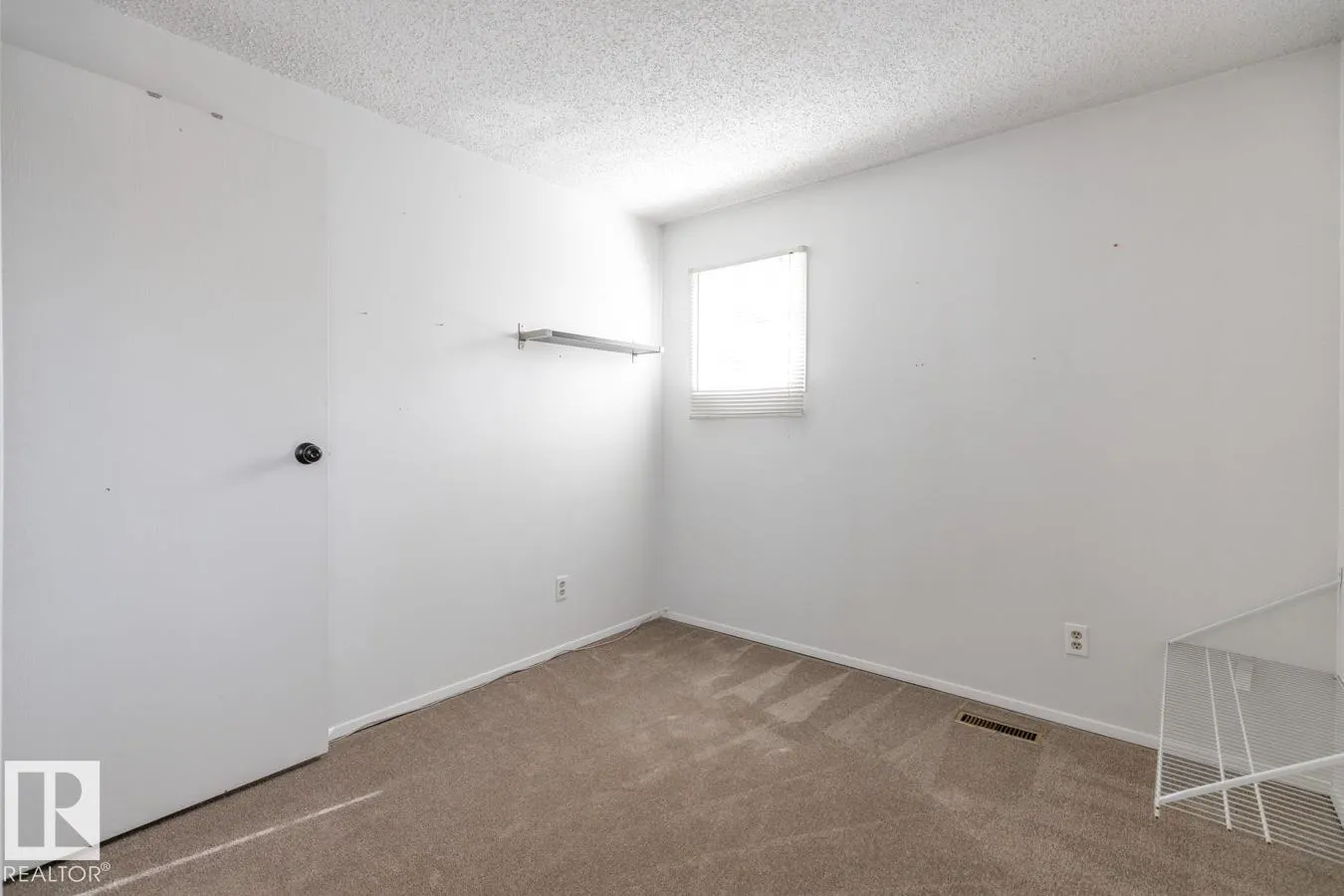 5613 92C AV NW
