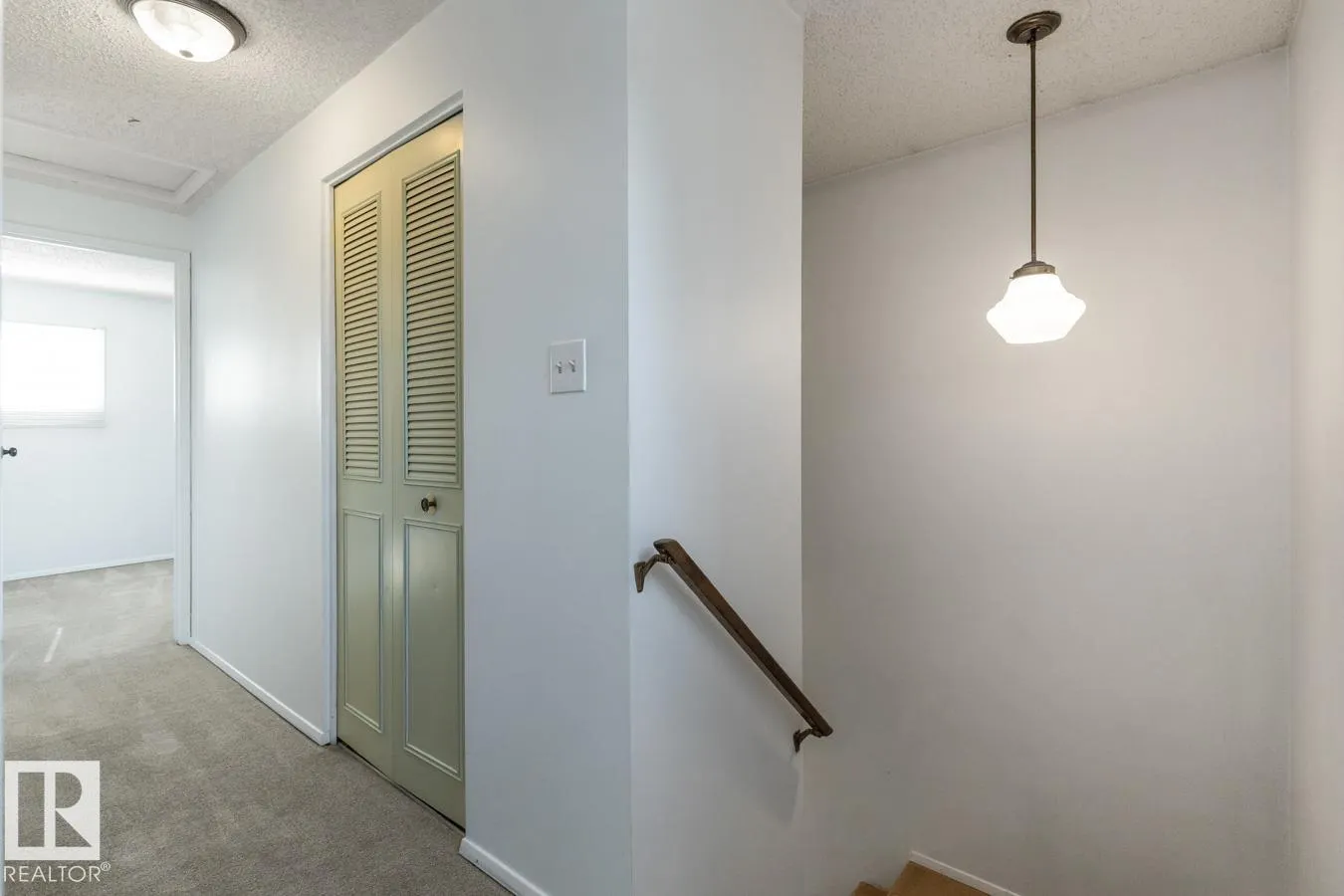 5613 92C AV NW