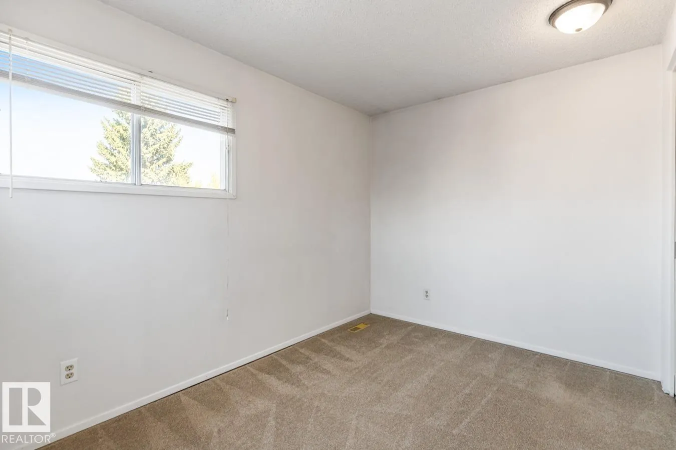 5613 92C AV NW