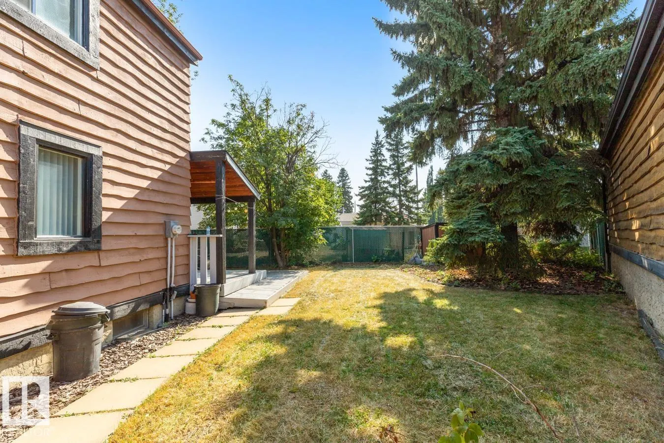 5613 92C AV NW