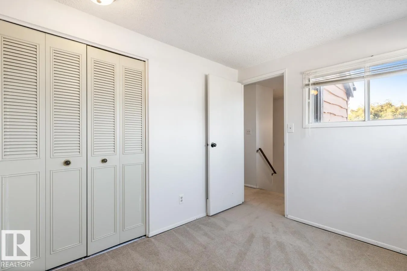 5613 92C AV NW