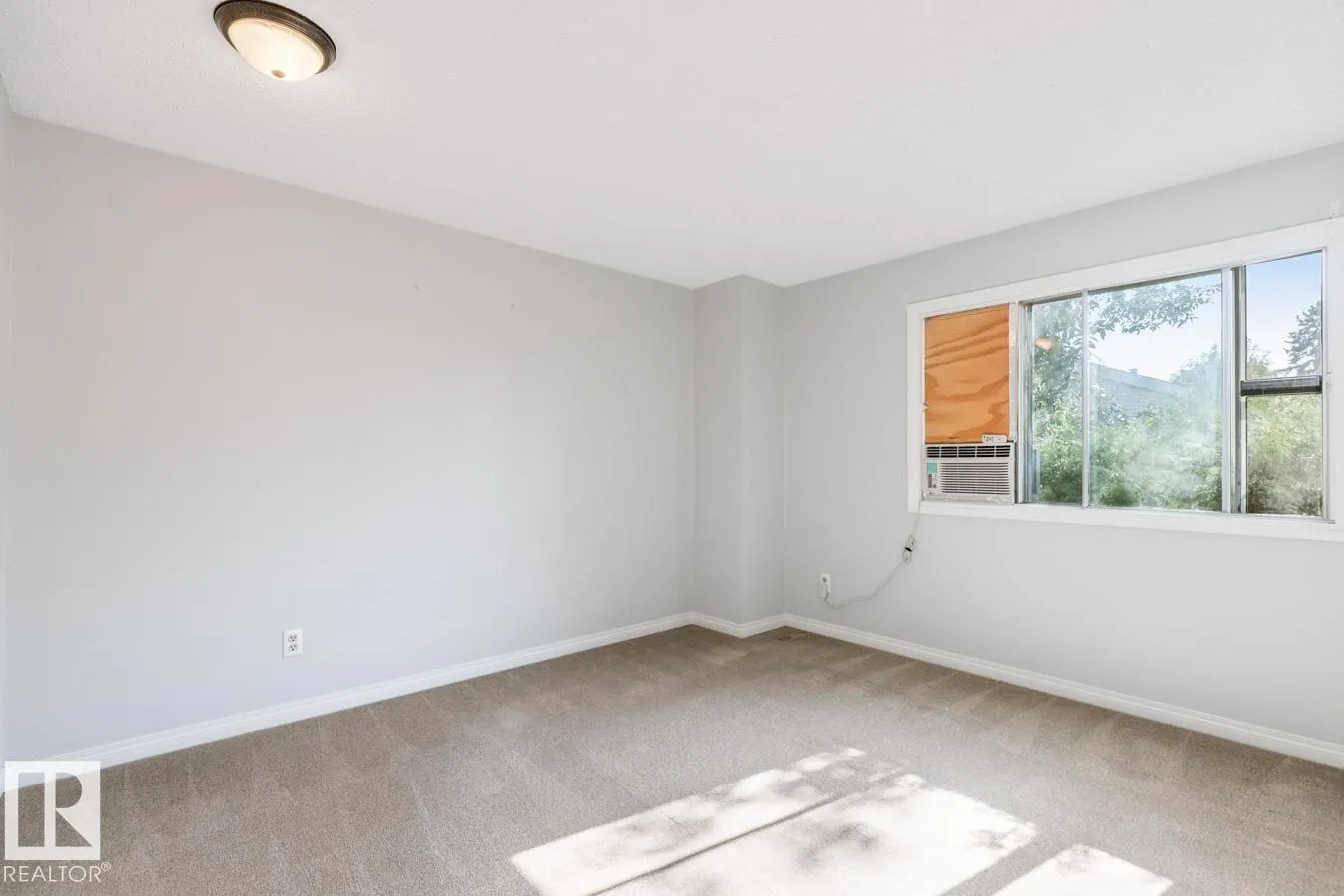 5613 92C AV NW
