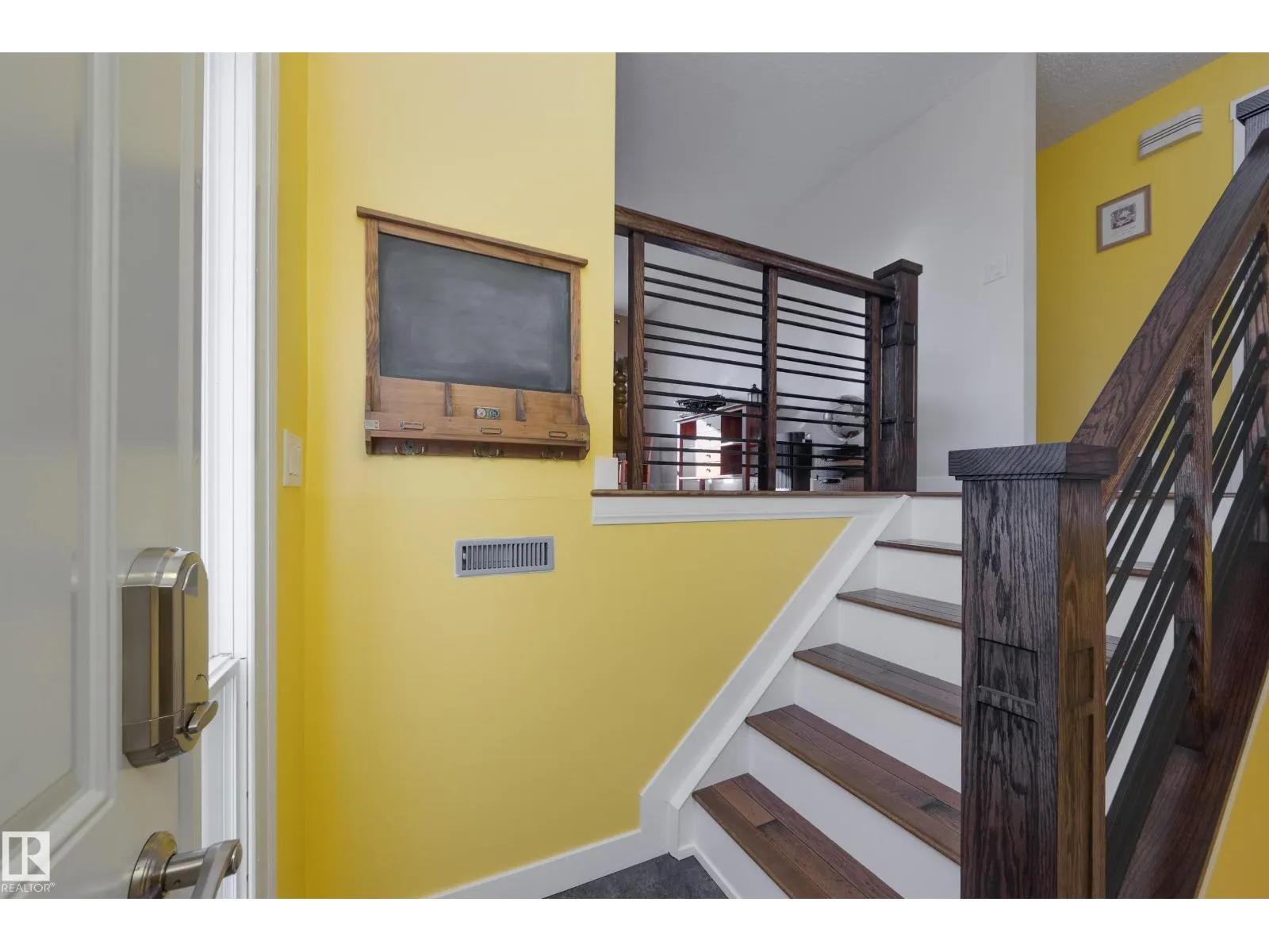 13219 38 ST NW NW