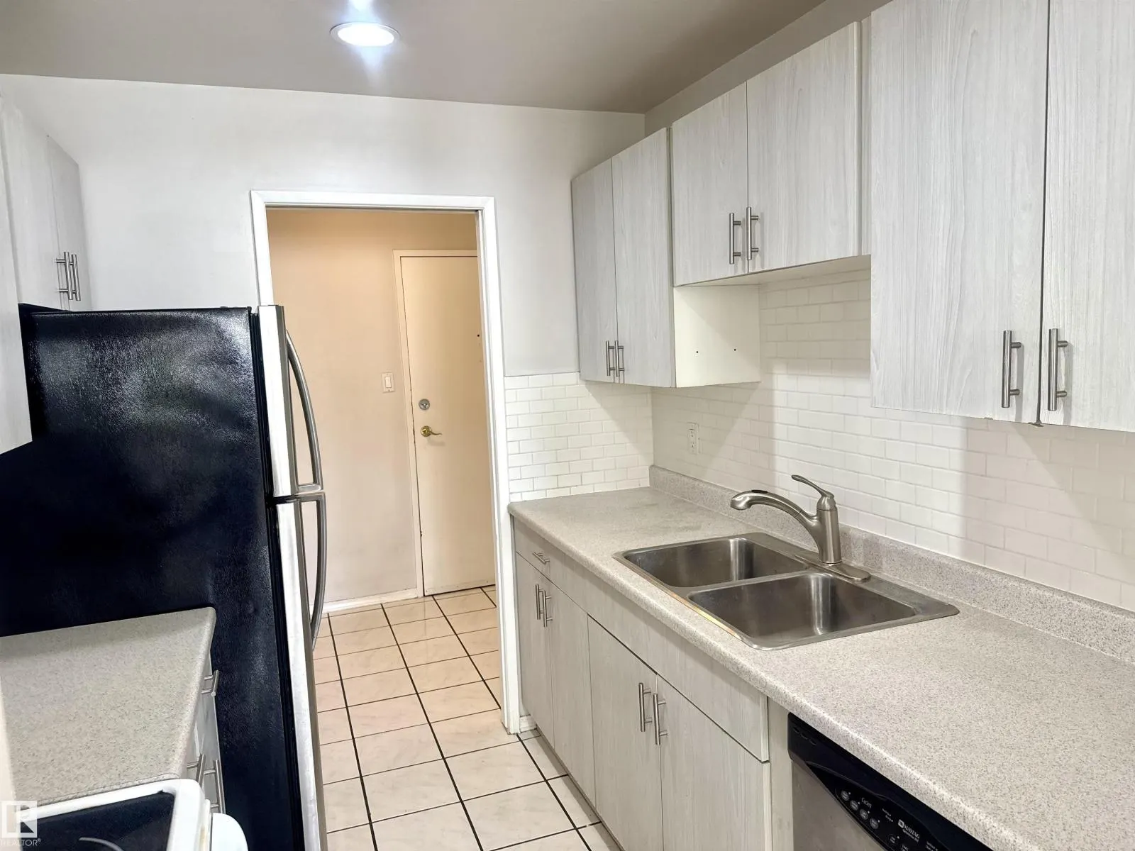 #103 11460 40 AV NW