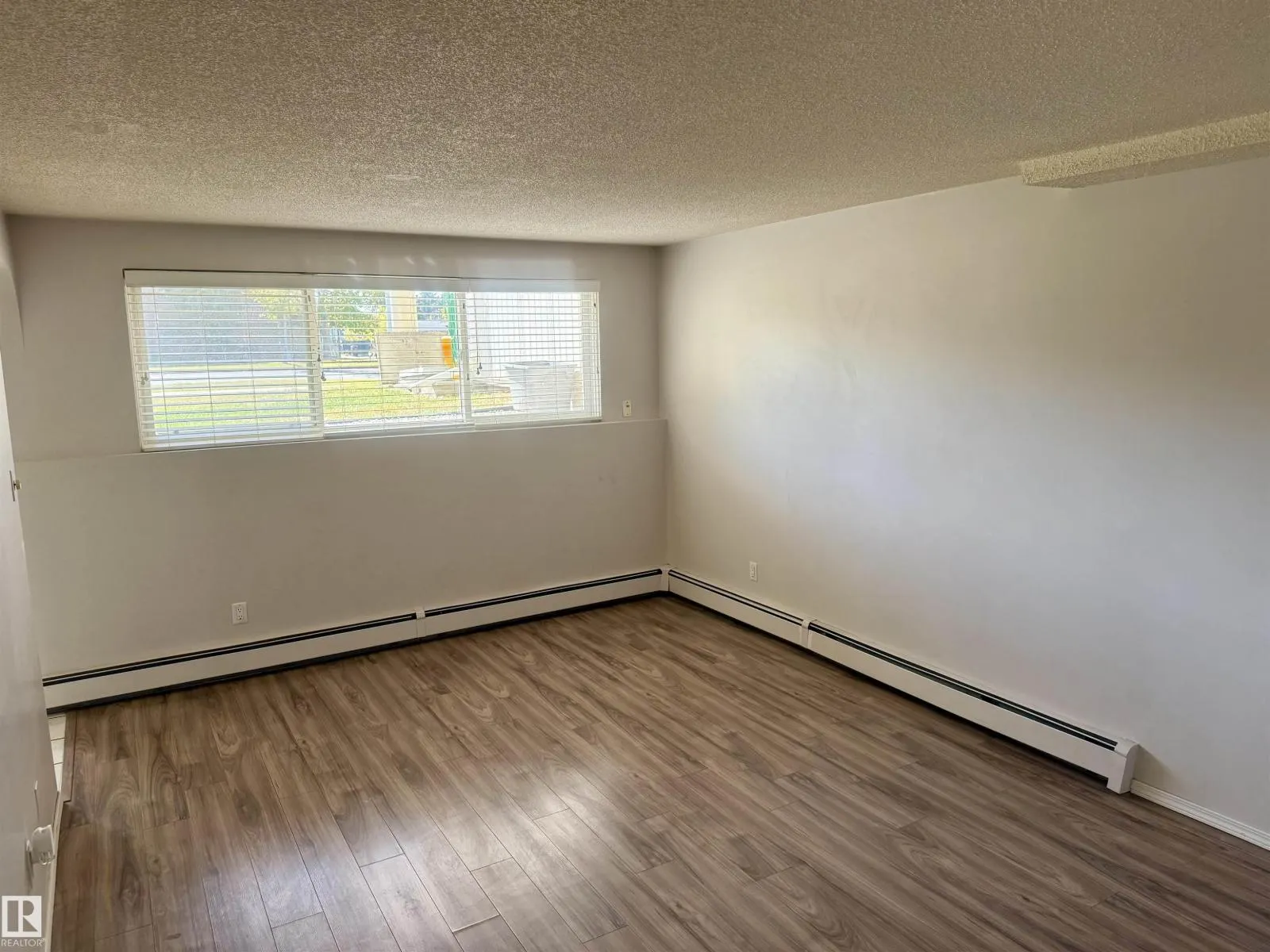 #103 11460 40 AV NW
