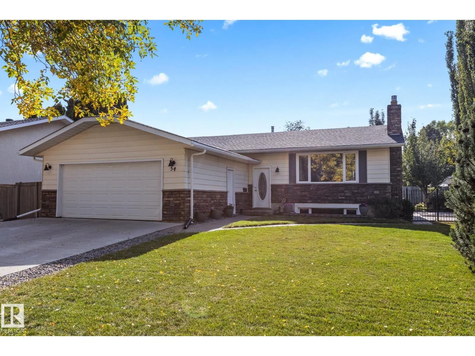 54 LAROSE DR