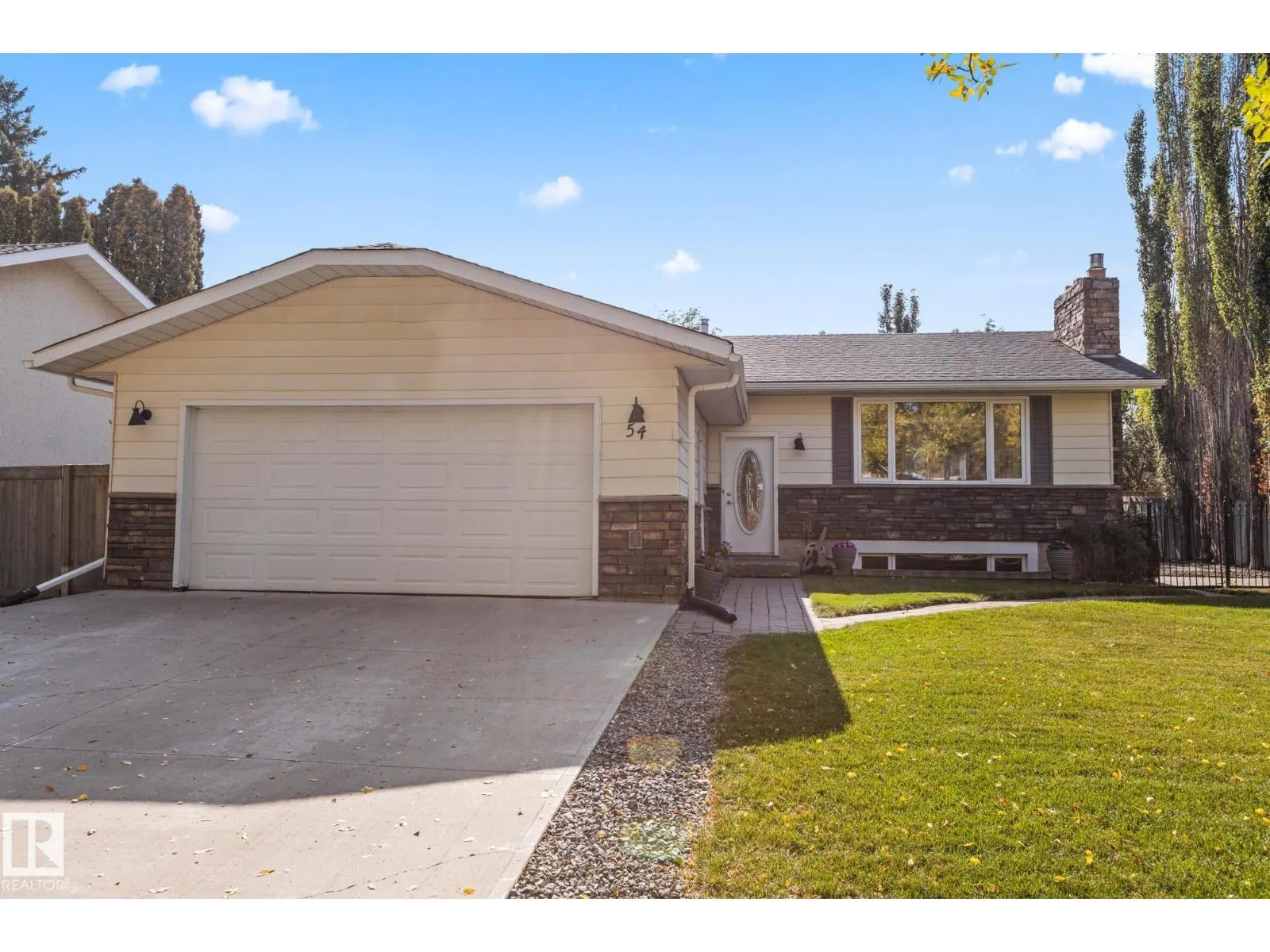 54 LAROSE DR