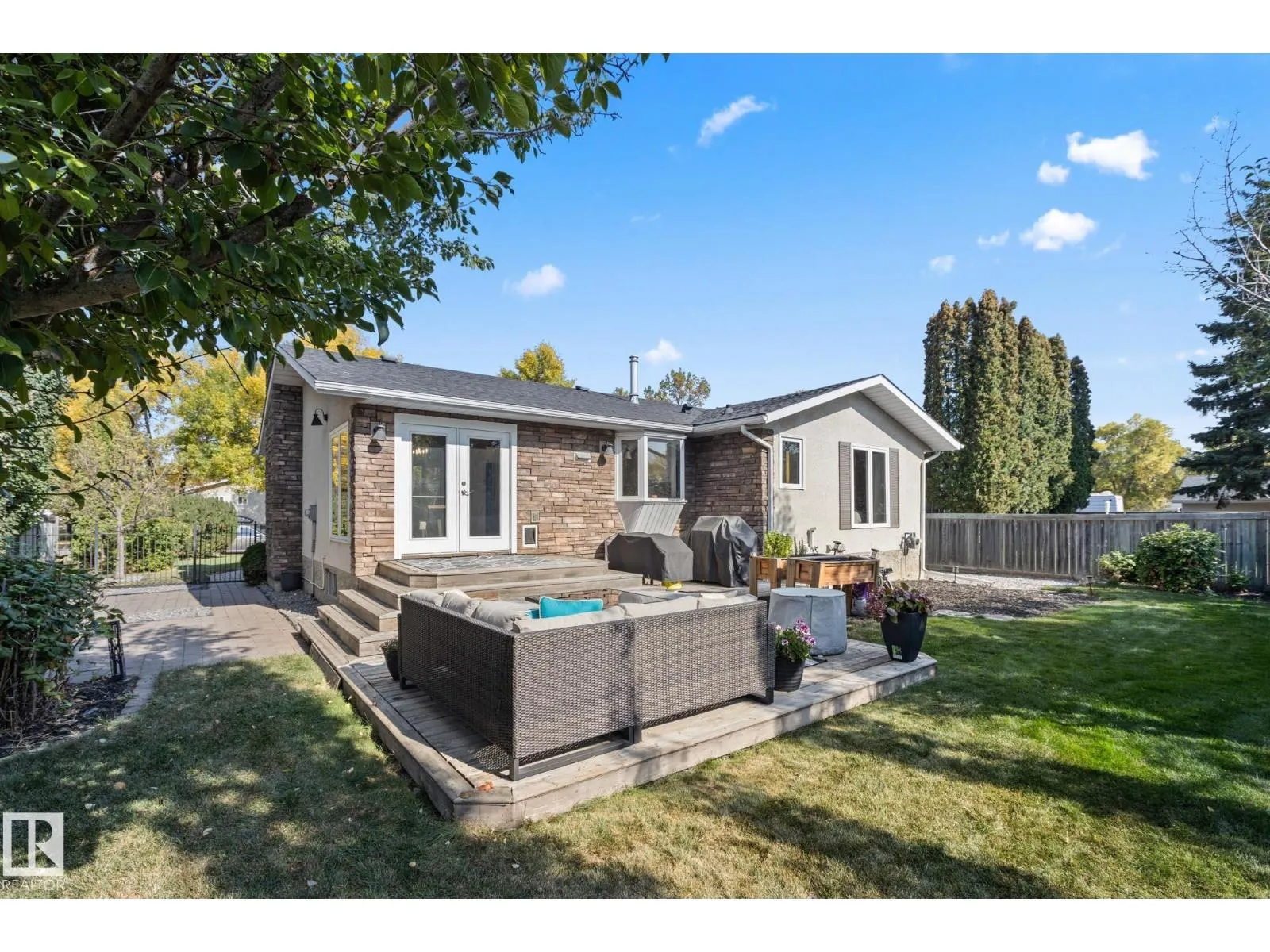 54 LAROSE DR