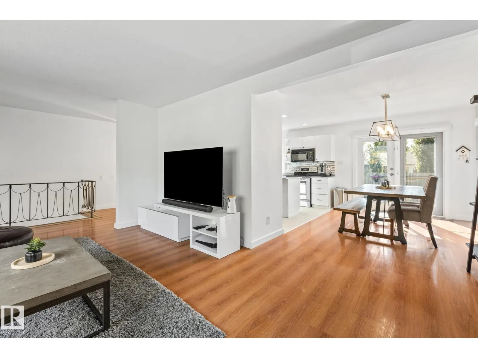 54 LAROSE DR