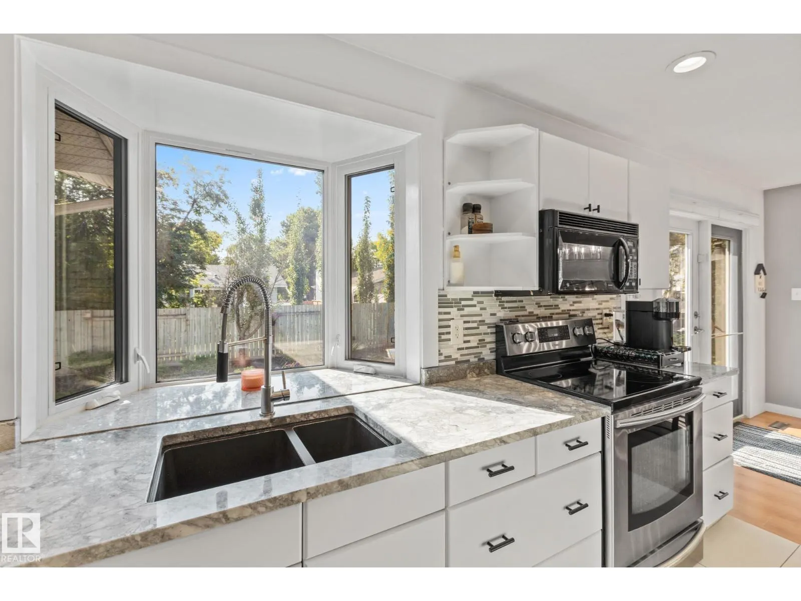 54 LAROSE DR