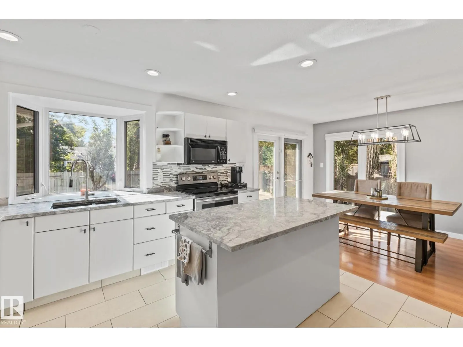 54 LAROSE DR