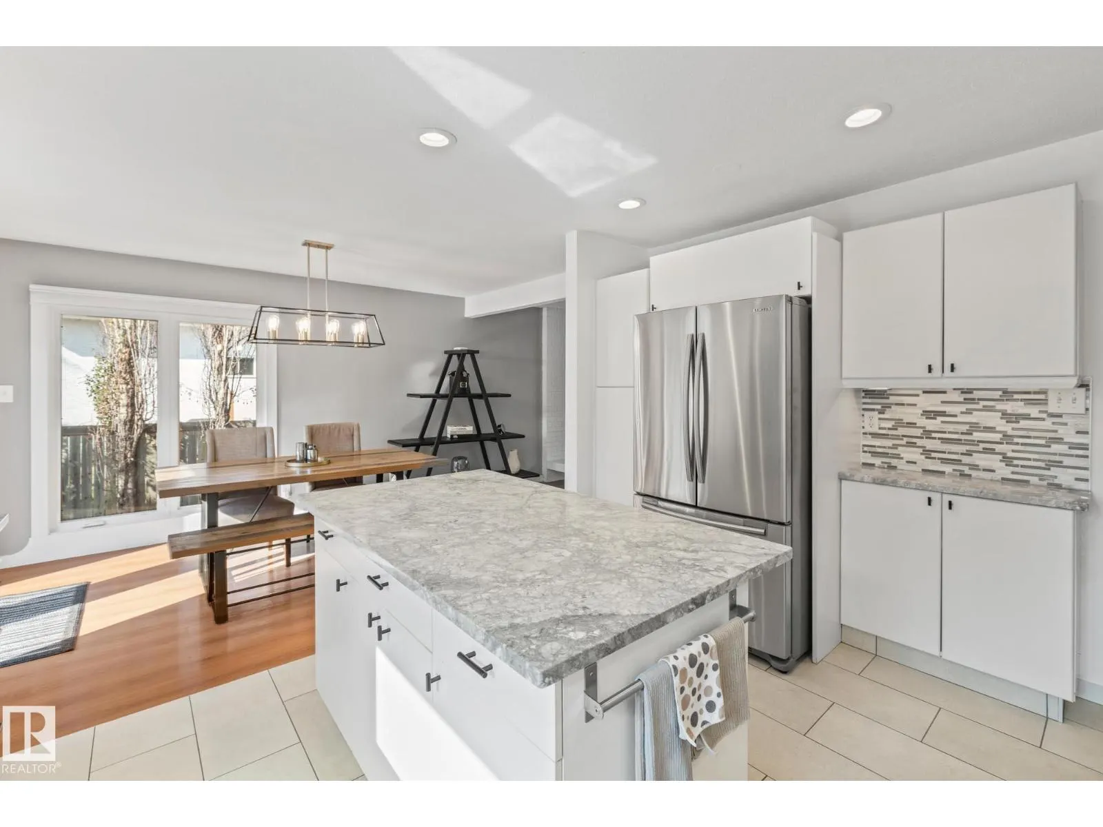 54 LAROSE DR
