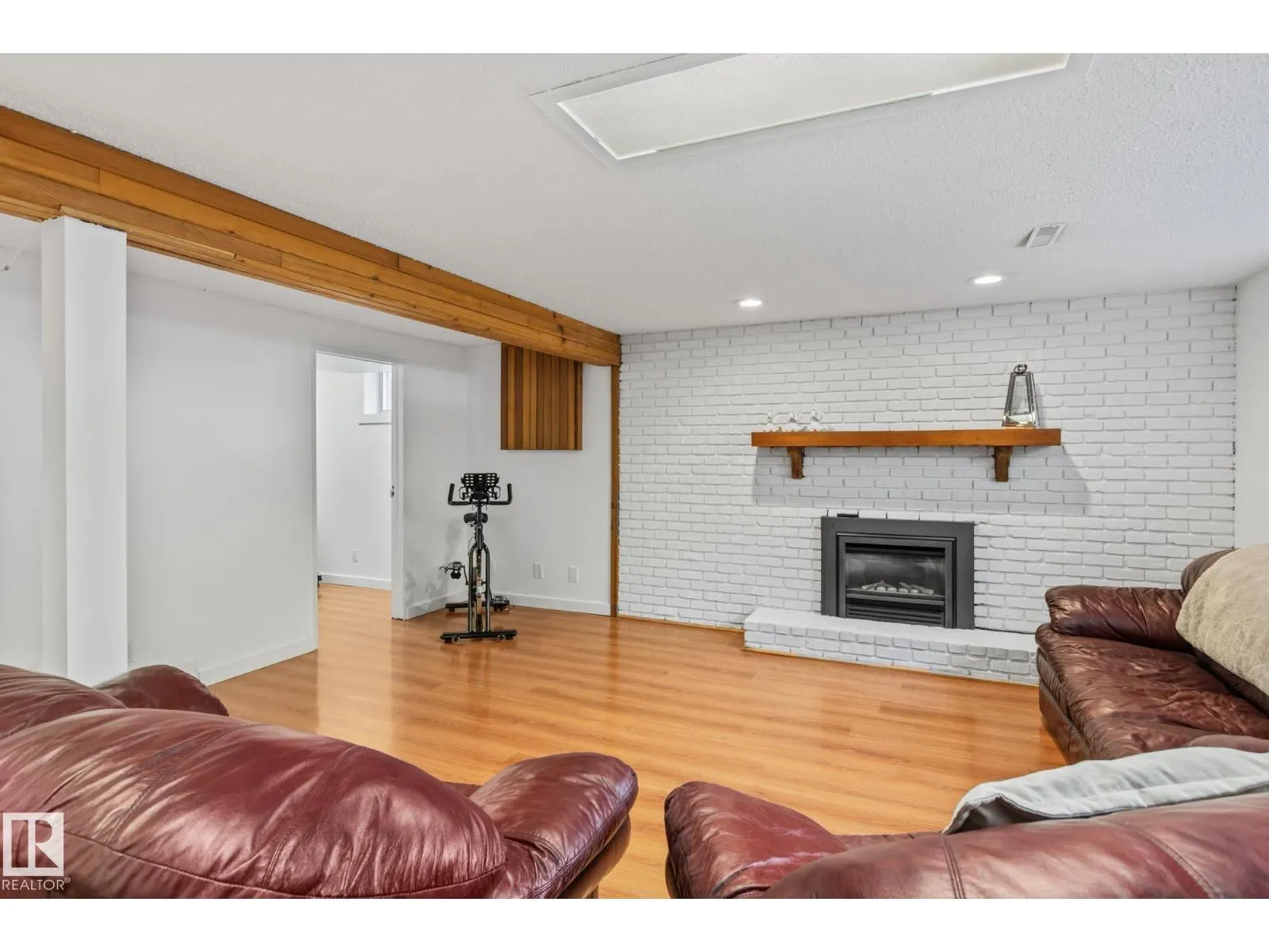 54 LAROSE DR