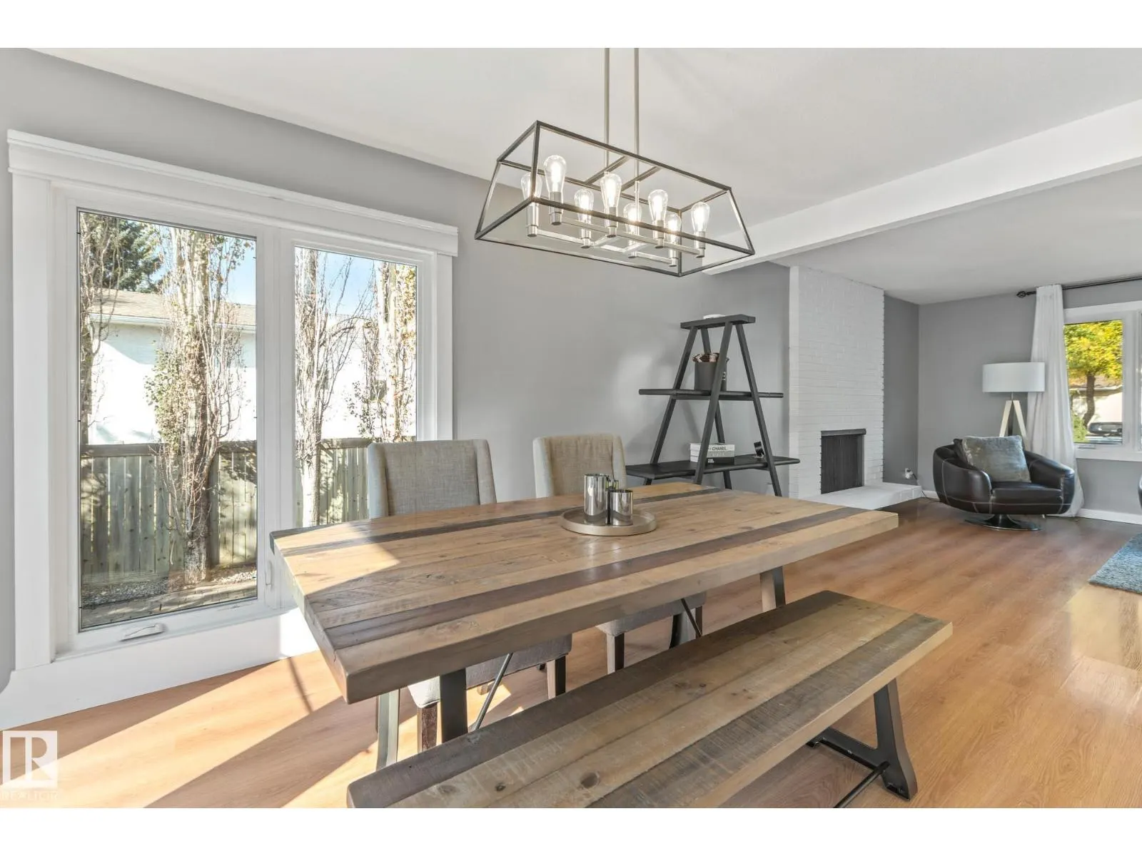 54 LAROSE DR