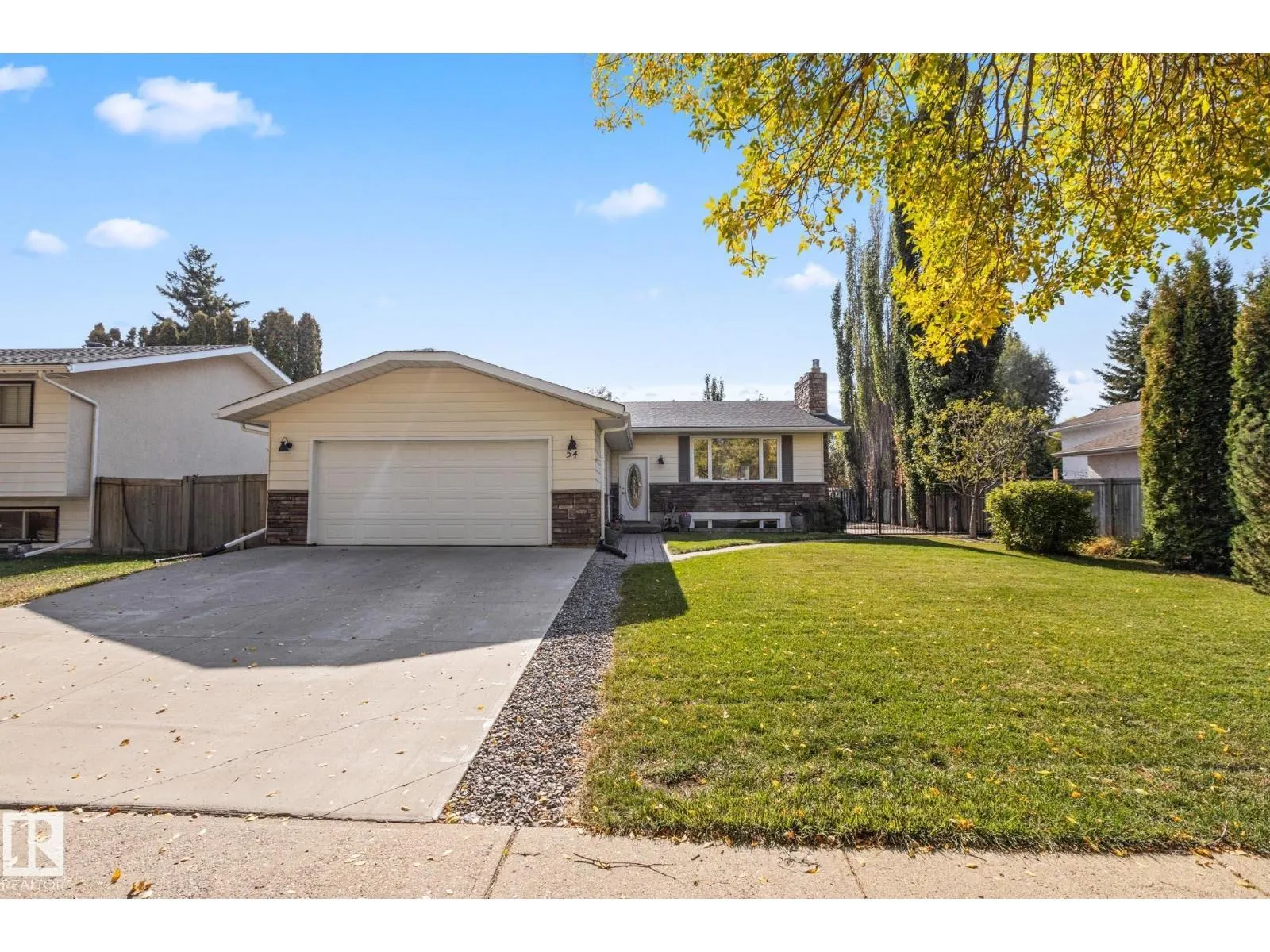 54 LAROSE DR