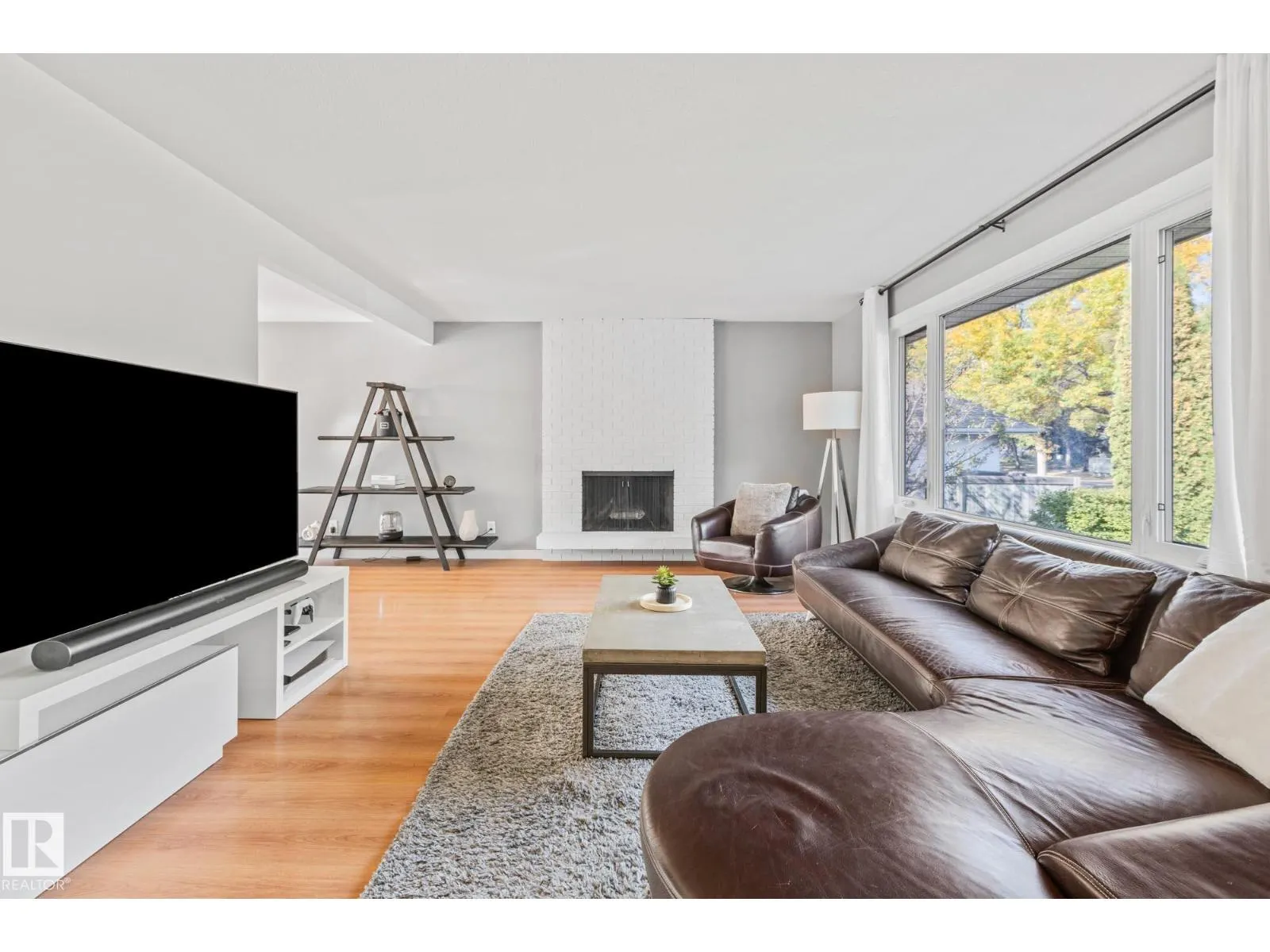 54 LAROSE DR