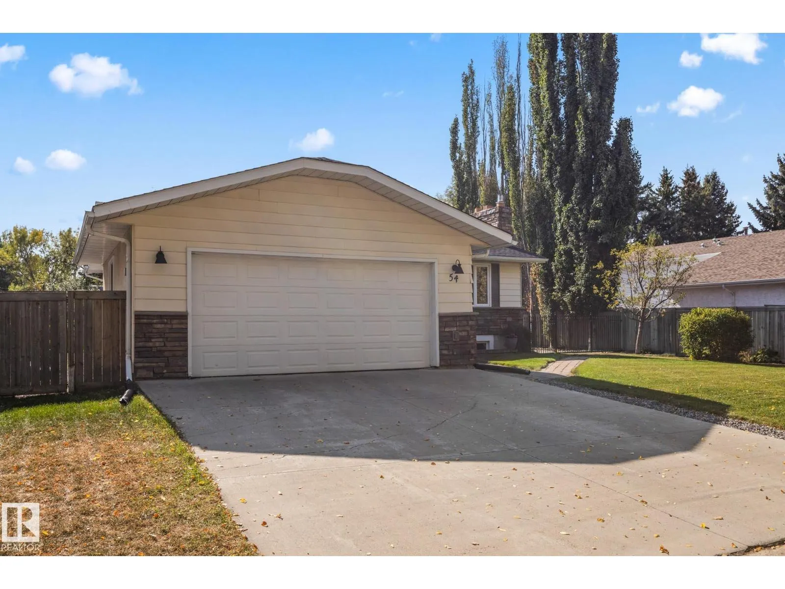 54 LAROSE DR