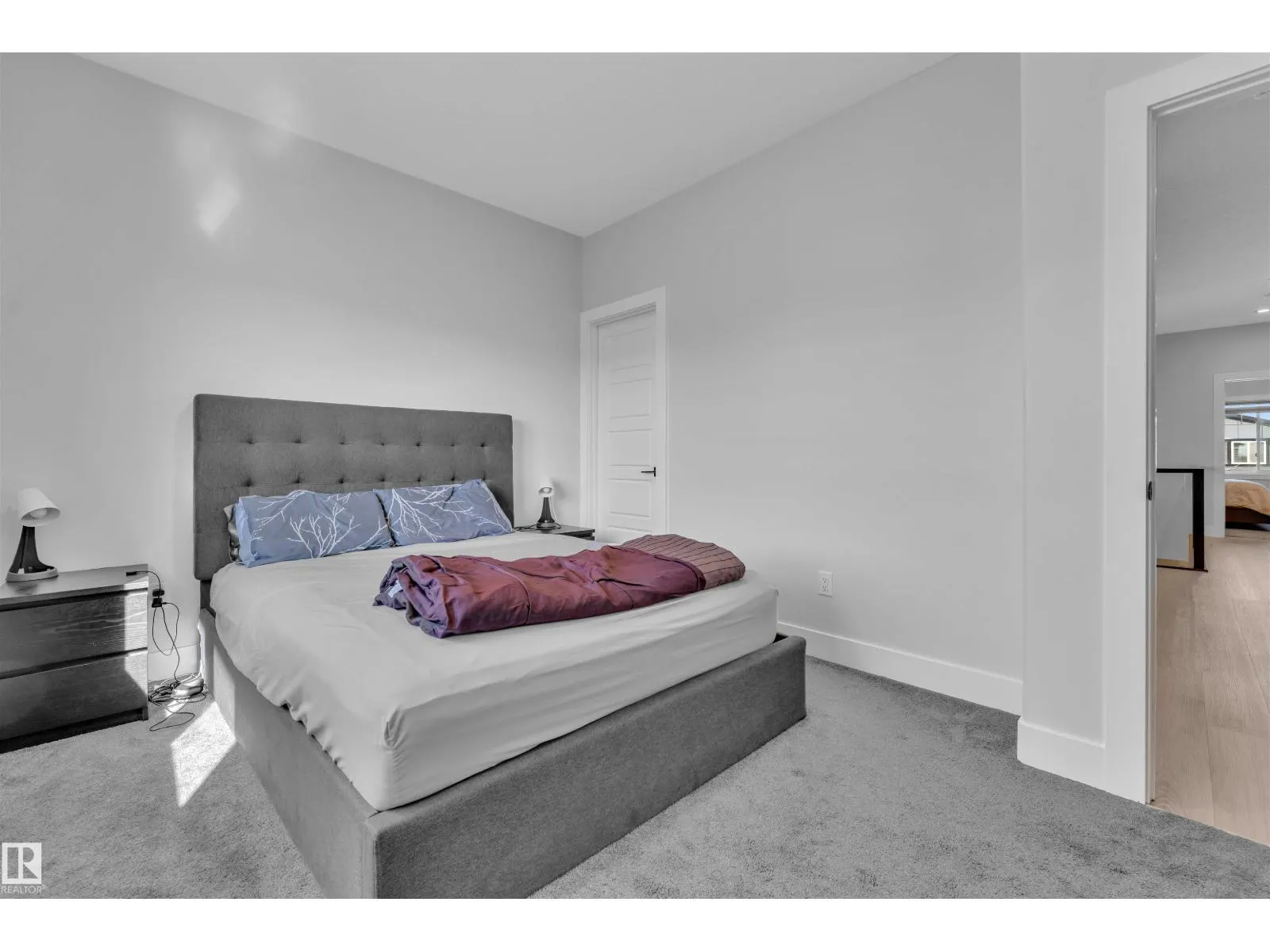 5930 18 ST NE