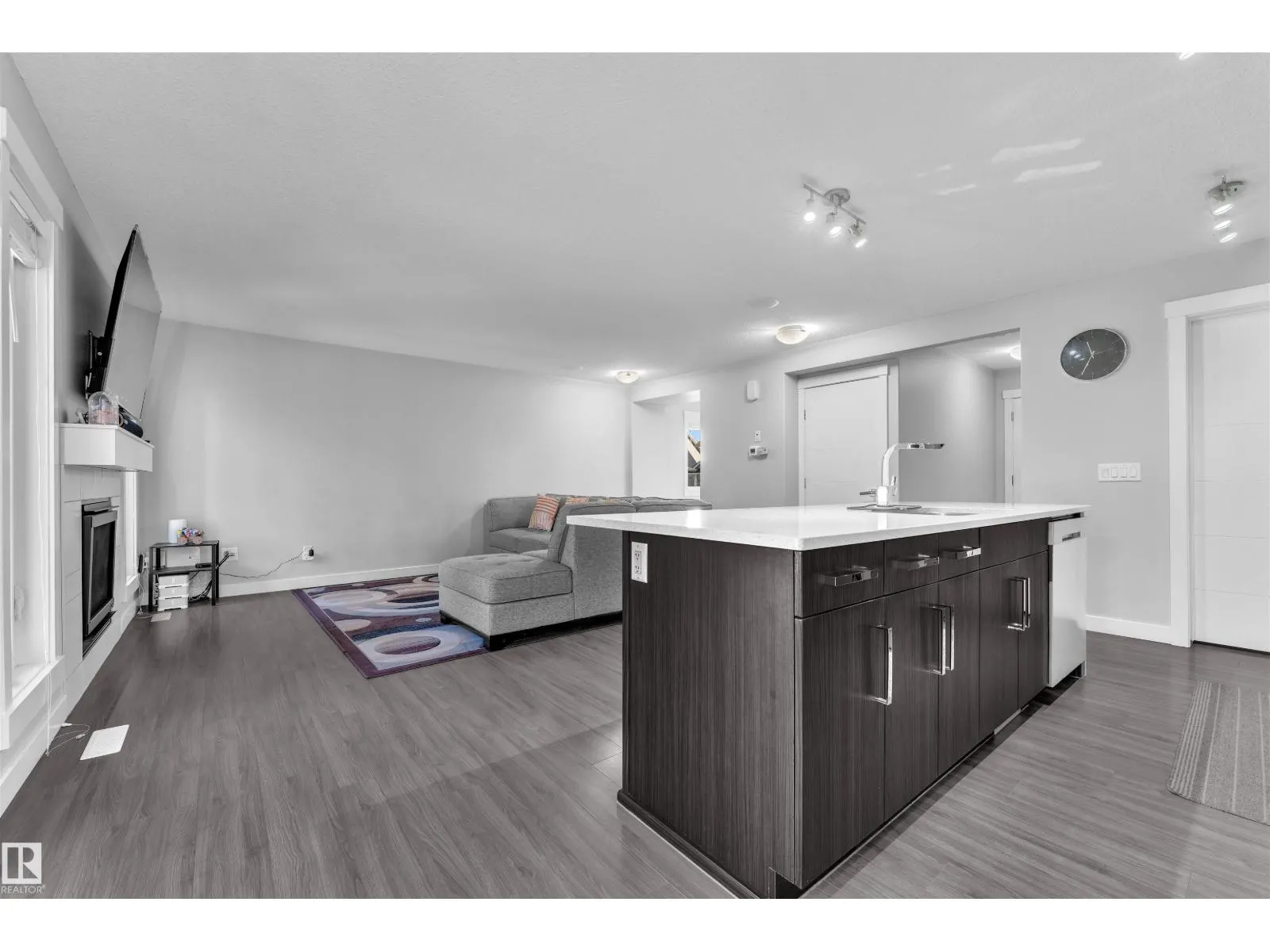 728 177 ST SW