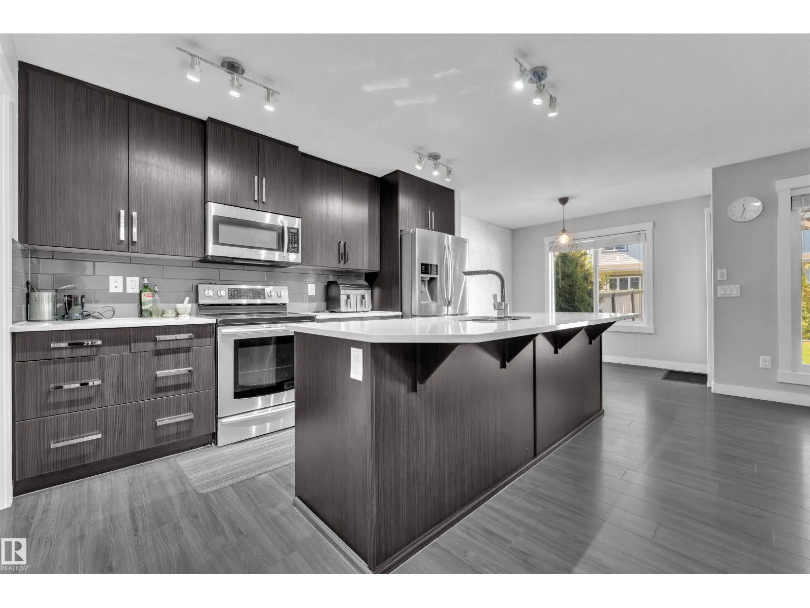 728 177 ST SW