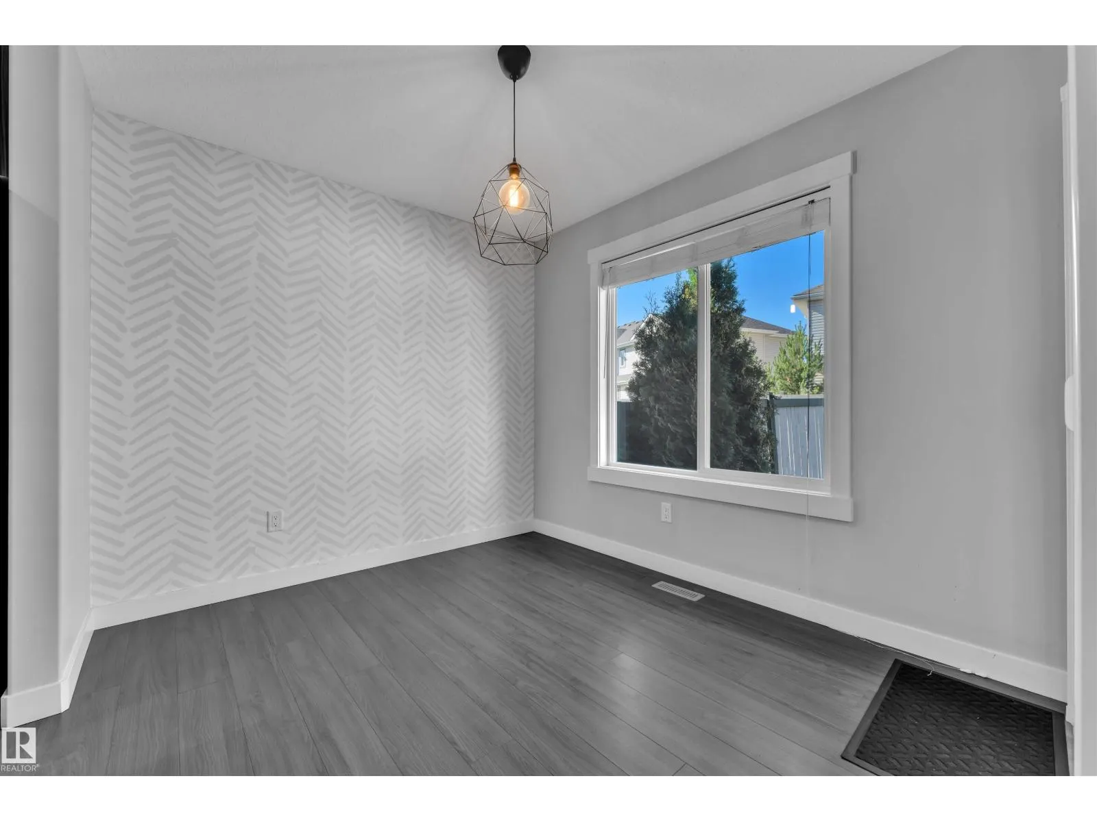 728 177 ST SW