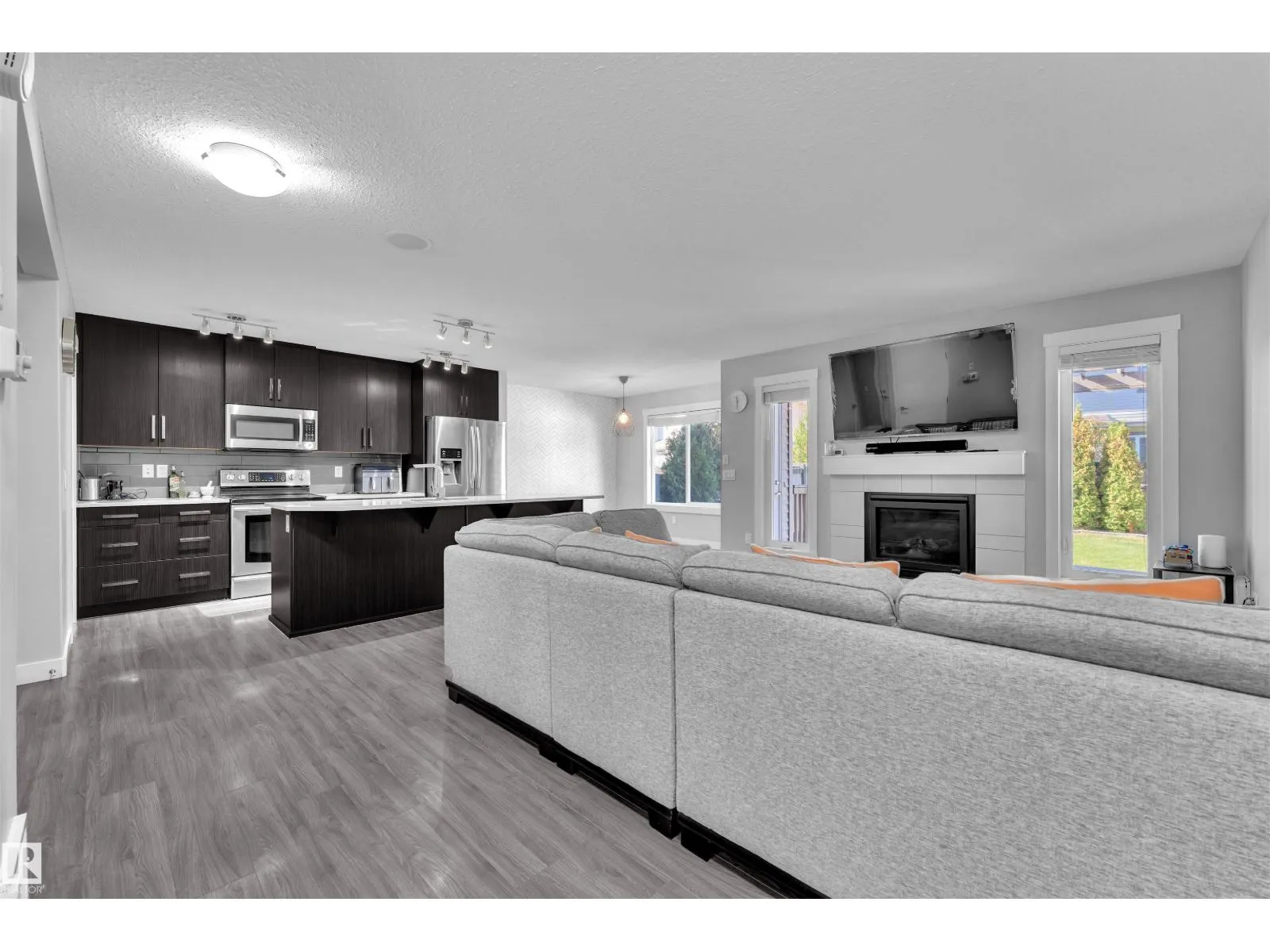 728 177 ST SW