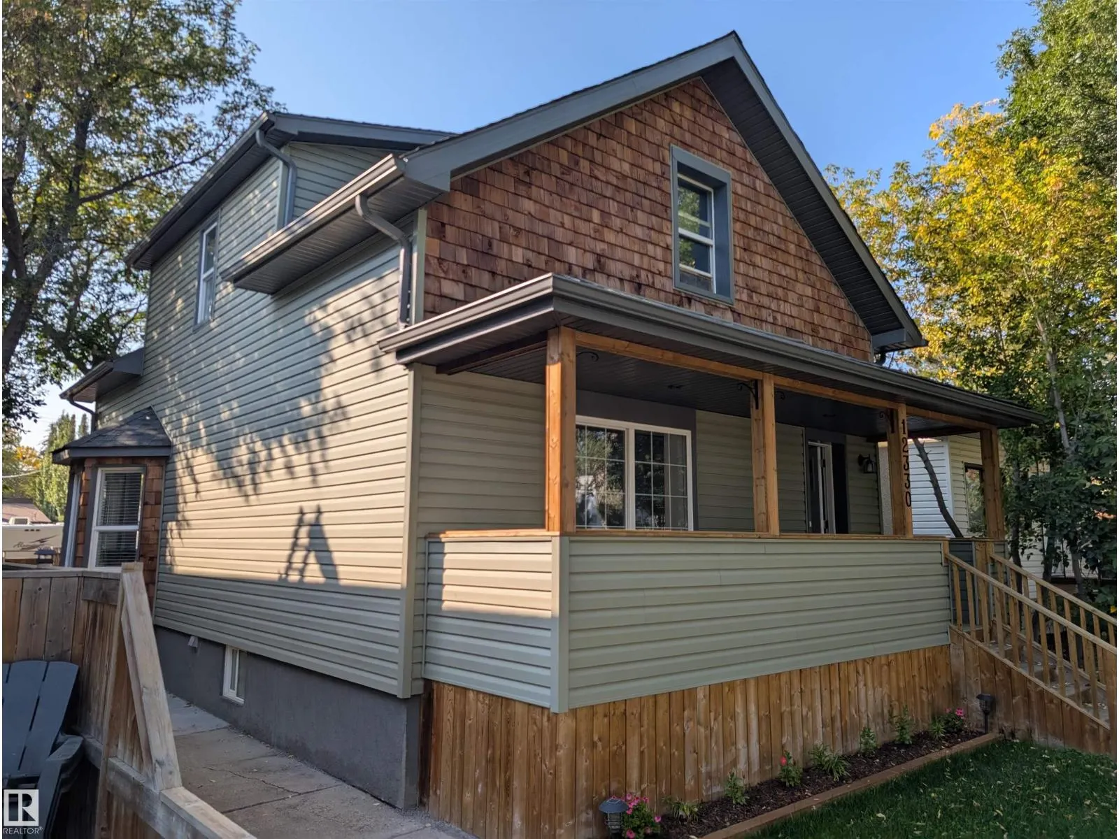 12330 85 ST NW