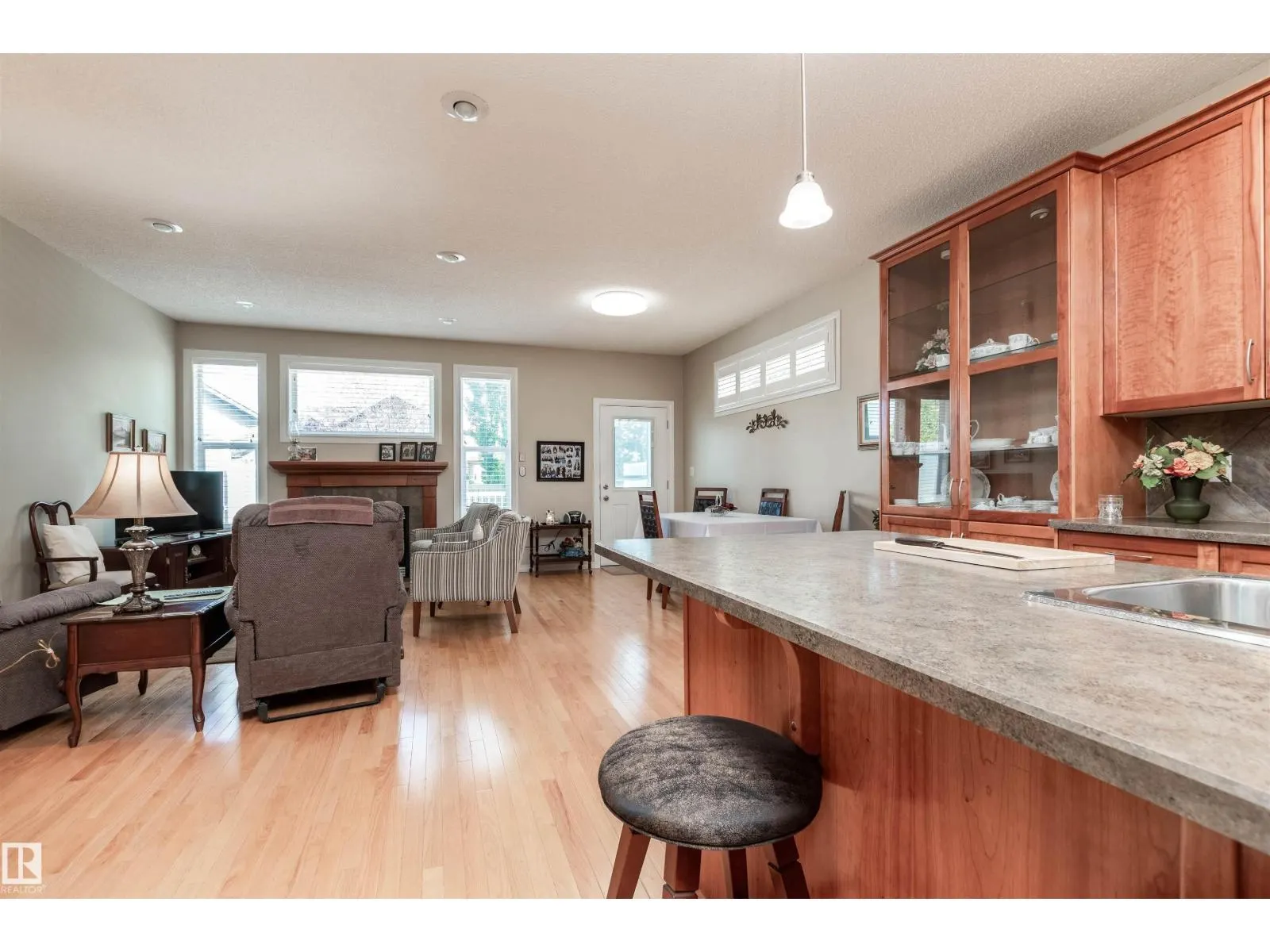 287 RIDGELAND CR