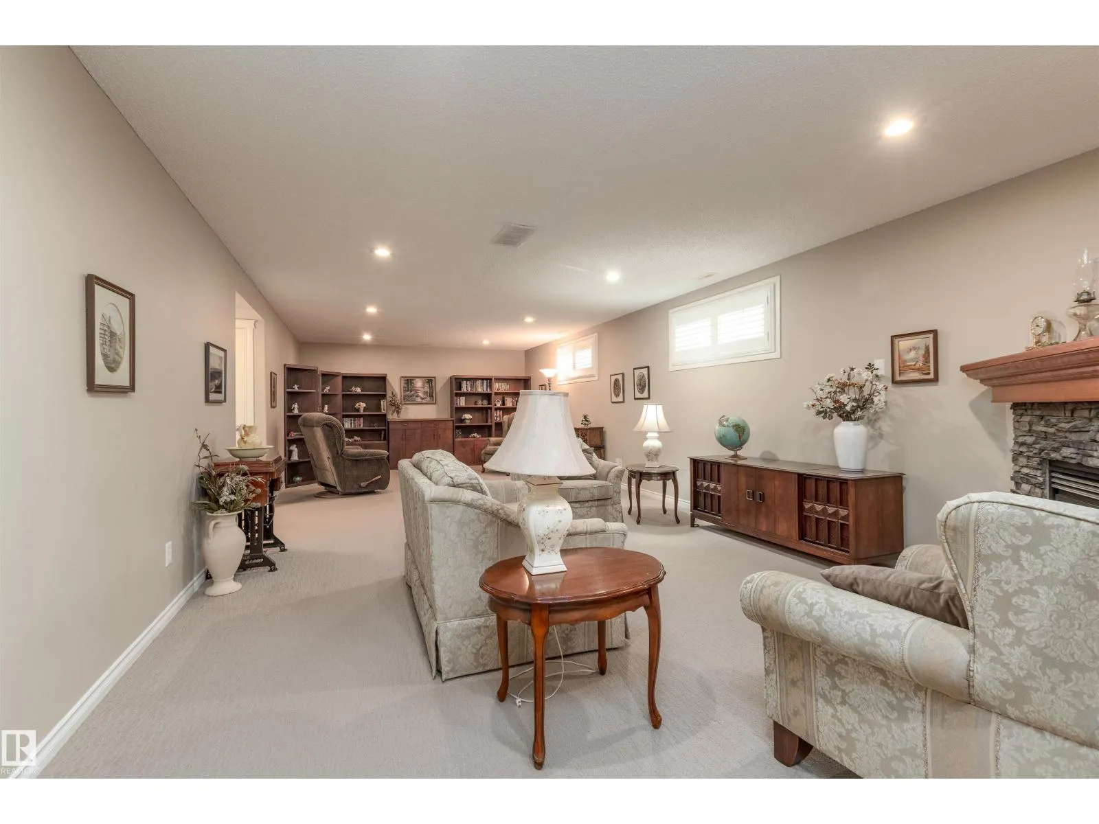287 RIDGELAND CR