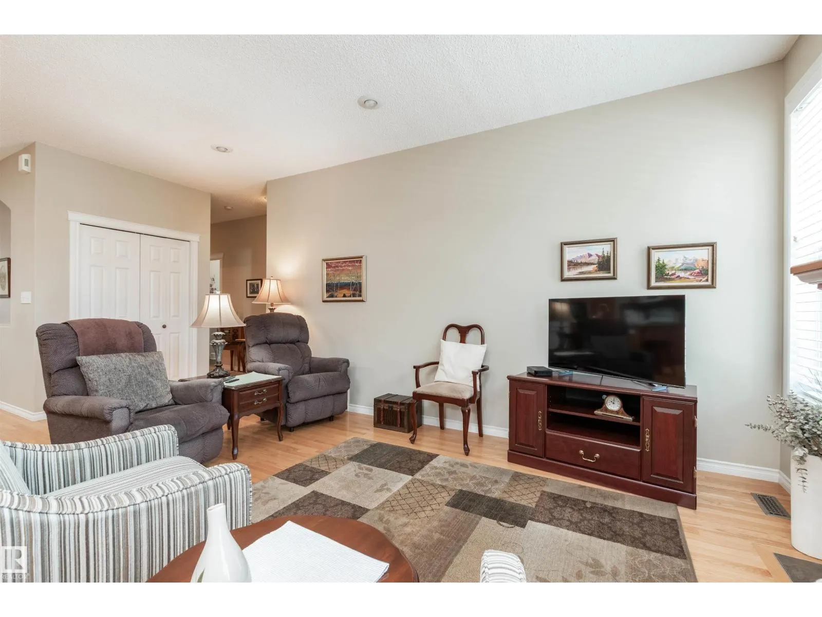 287 RIDGELAND CR