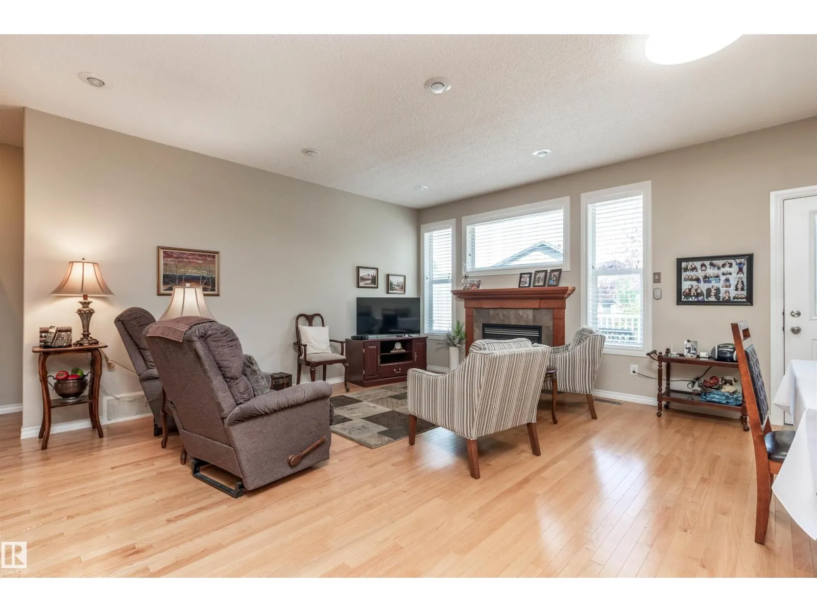 287 RIDGELAND CR