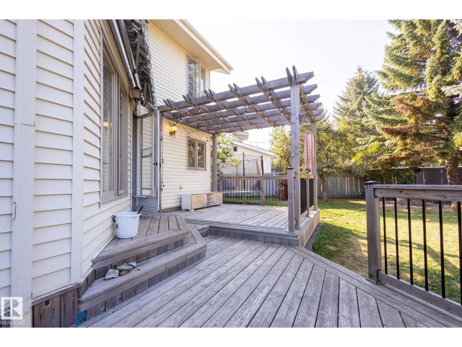 410 OLSEN CL NW