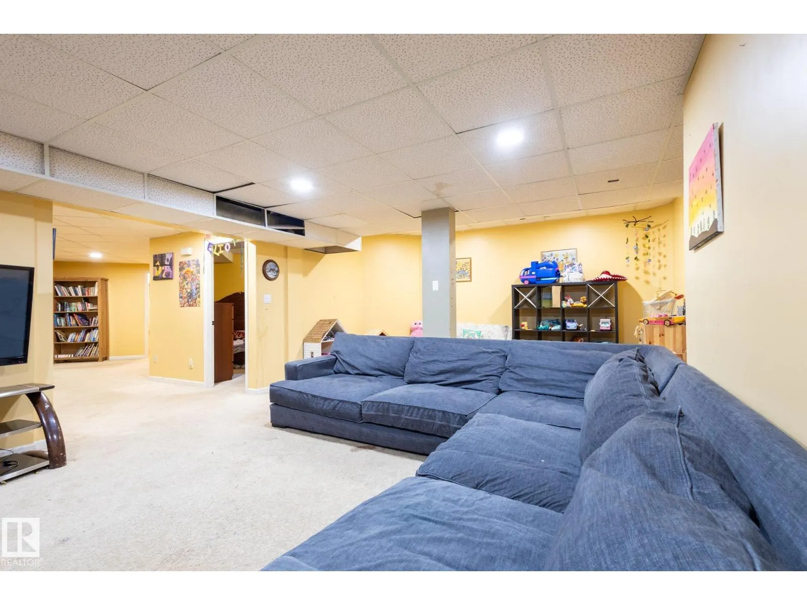 410 OLSEN CL NW