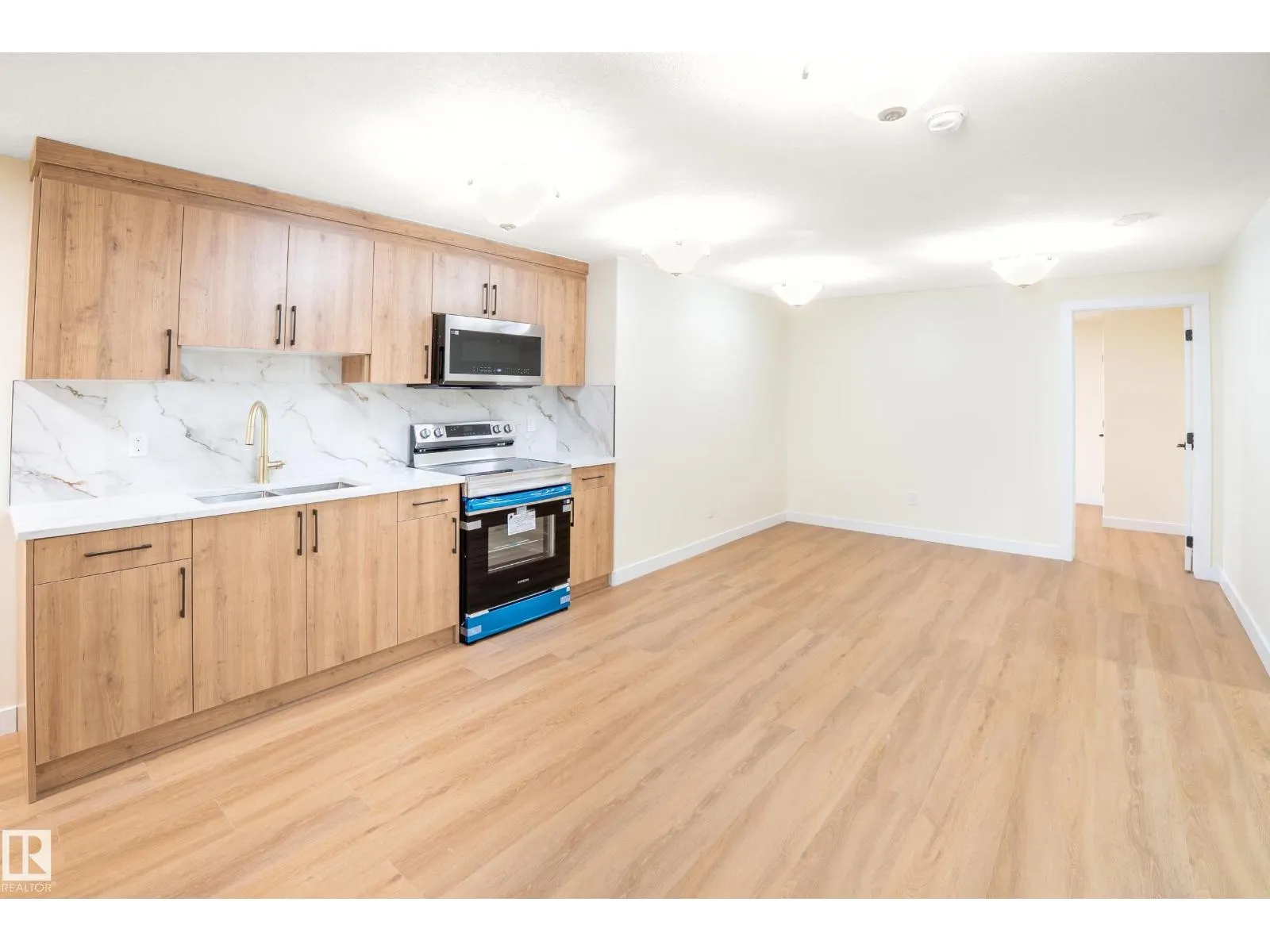 10607 132 ave AV NW