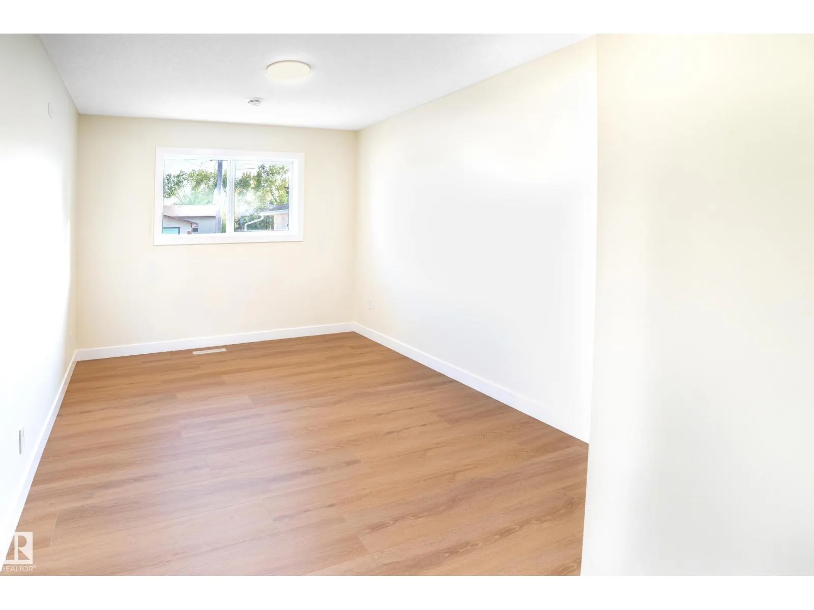 10607 132 ave AV NW