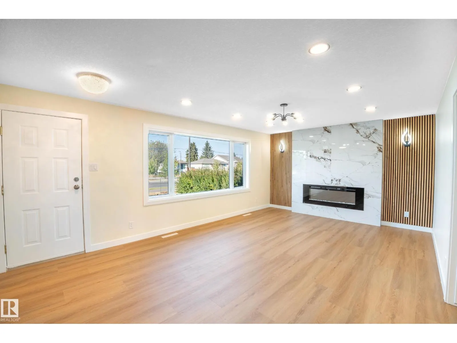 10607 132 ave AV NW