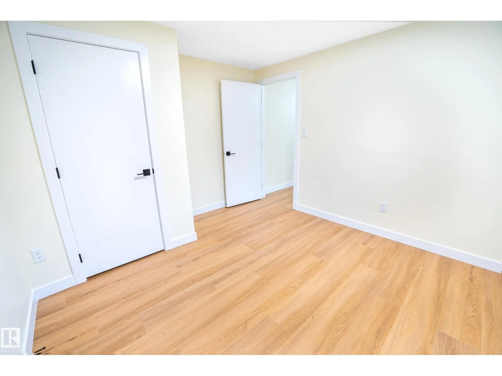 10607 132 ave AV NW