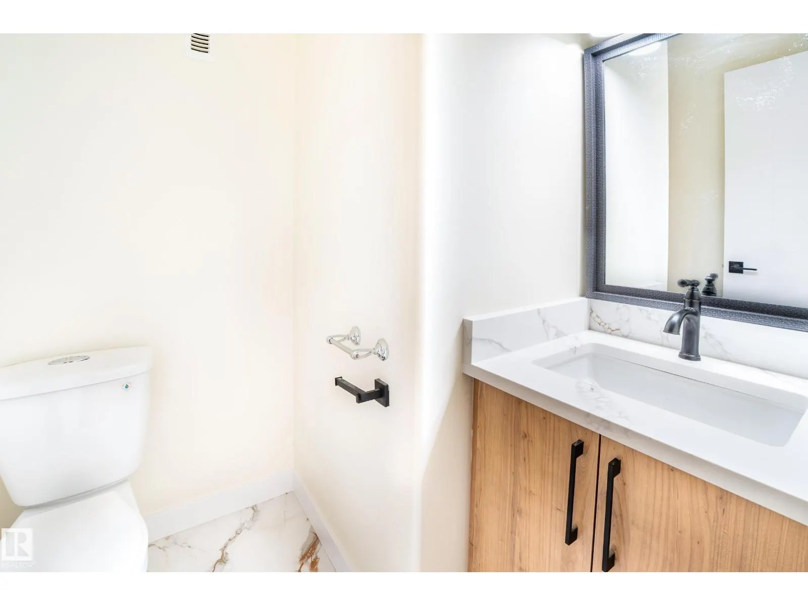 10607 132 ave AV NW
