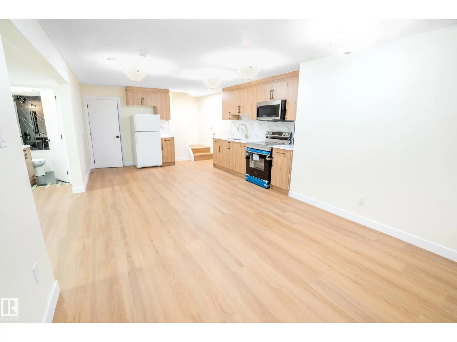 10607 132 ave AV NW