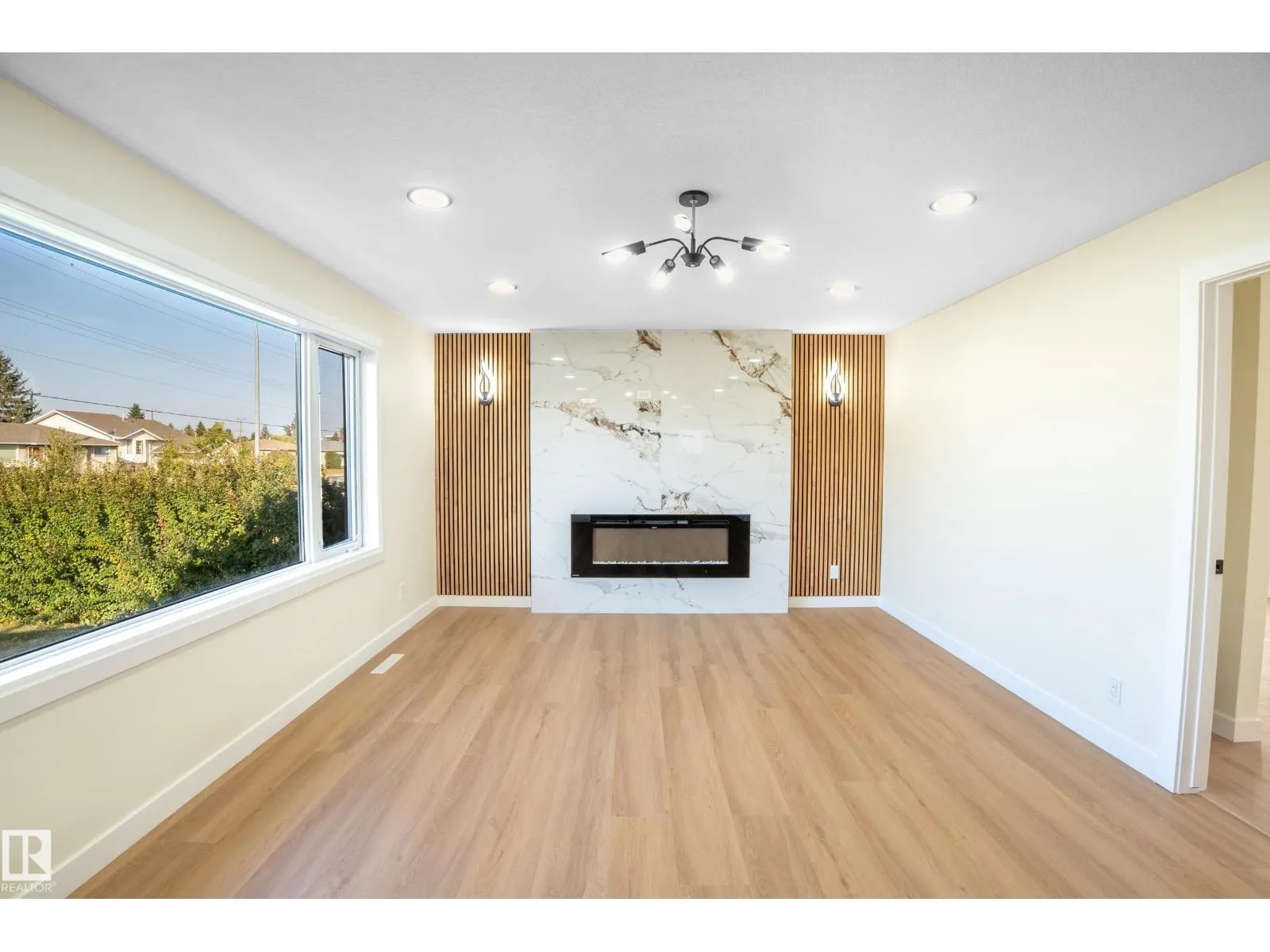 10607 132 ave AV NW
