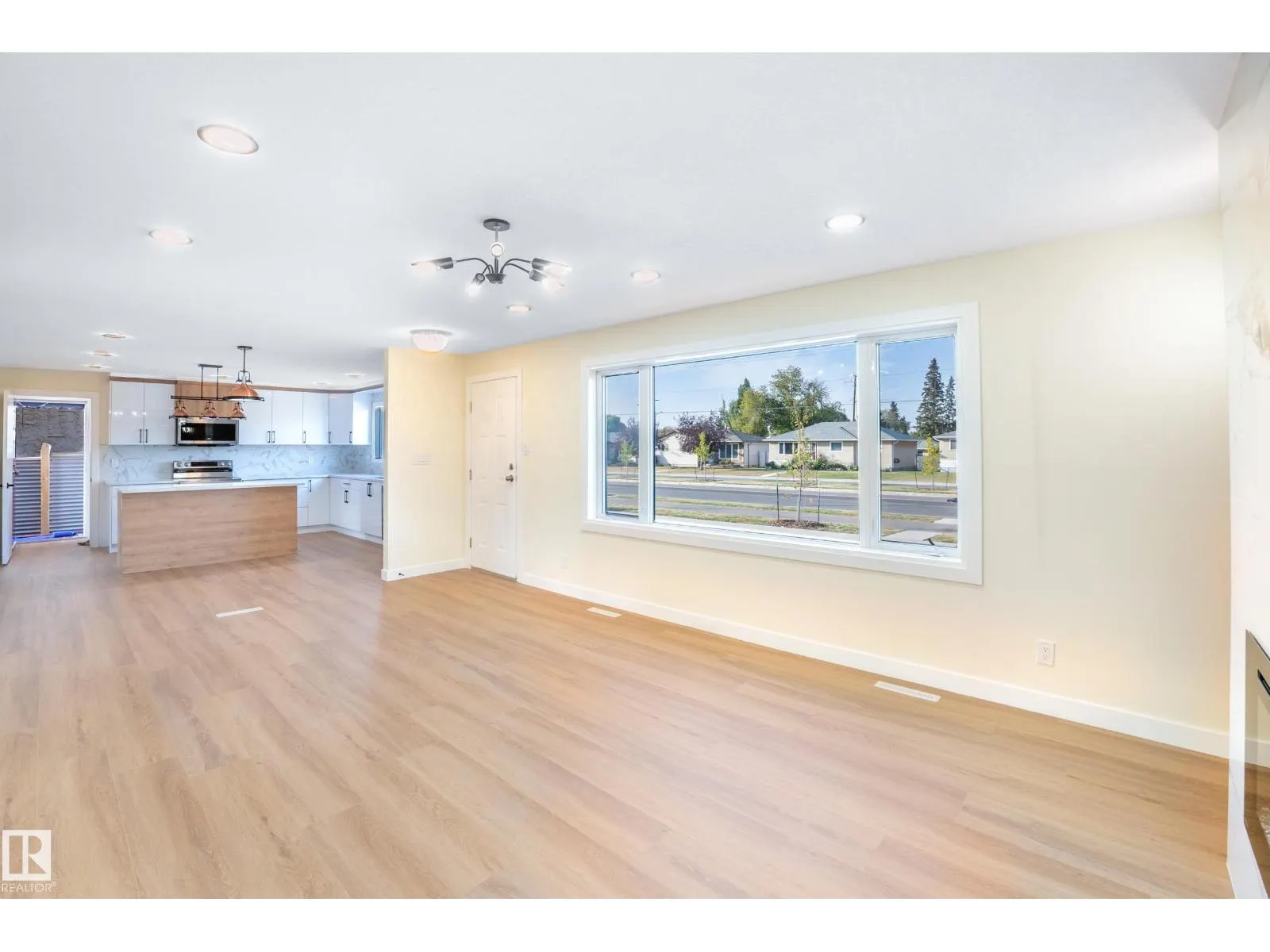10607 132 ave AV NW